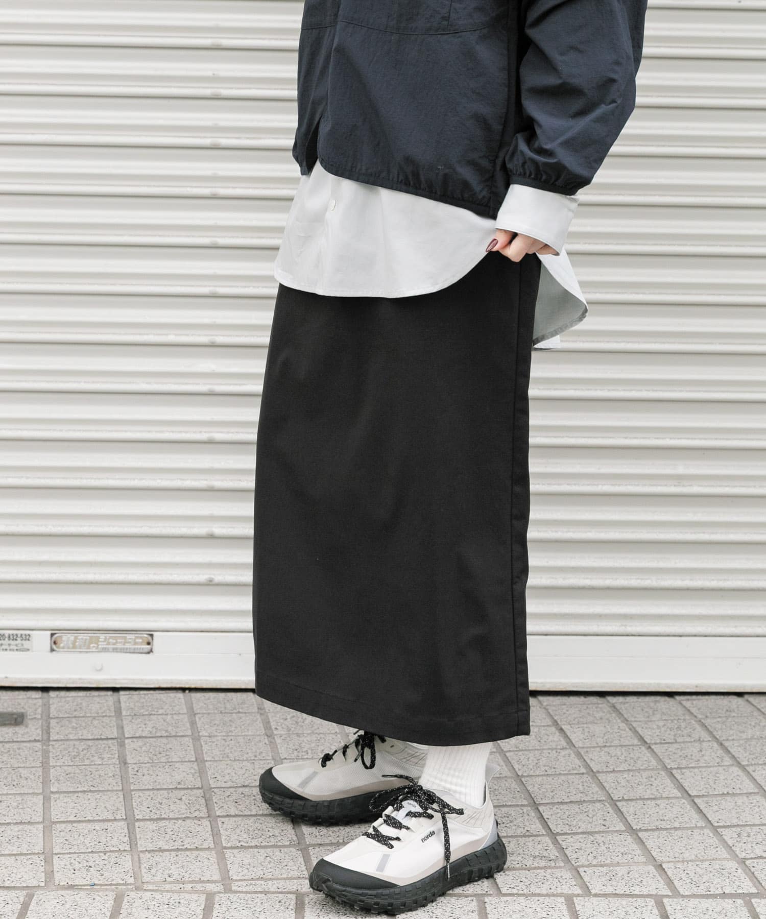 ブラック
