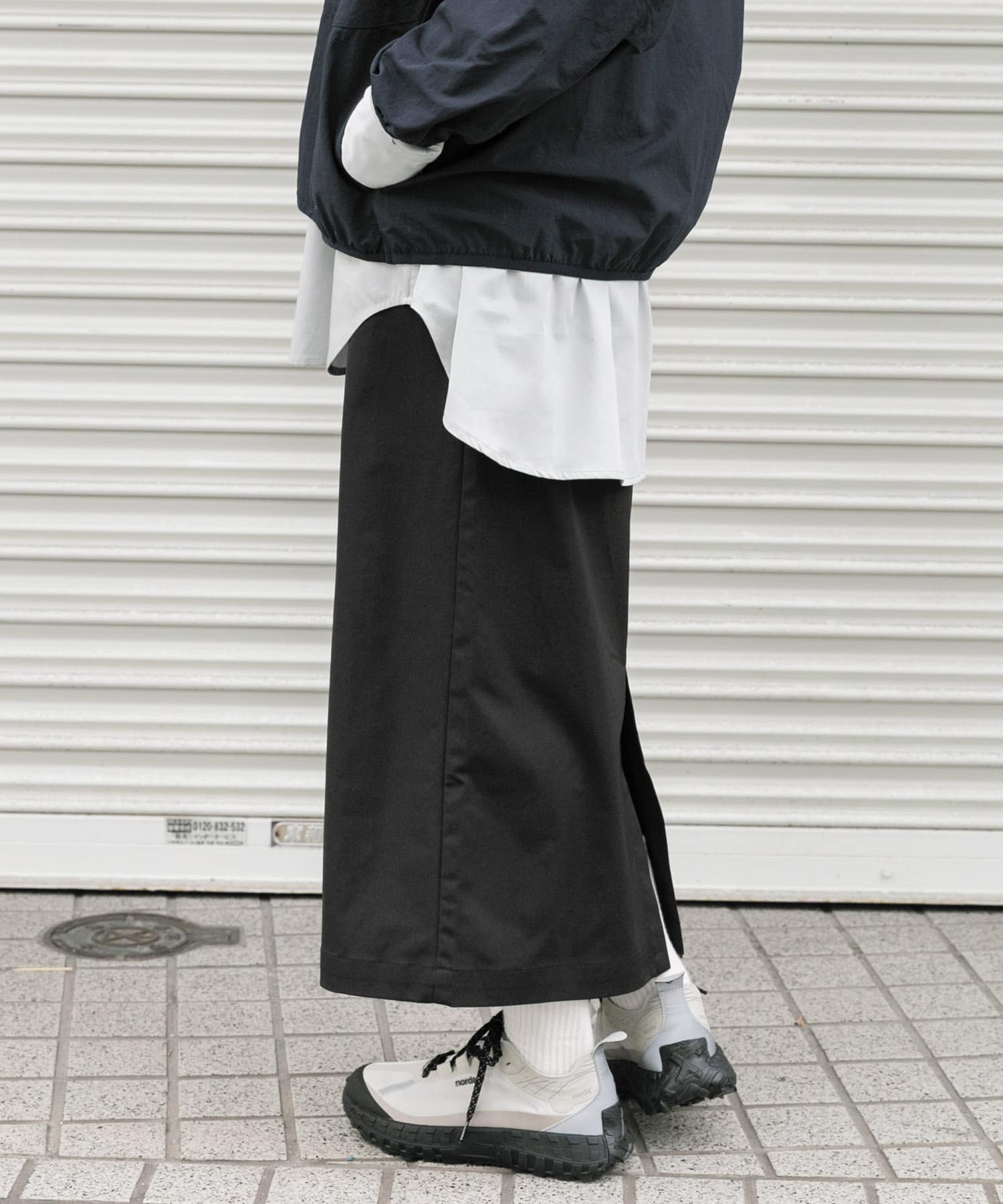 ブラック