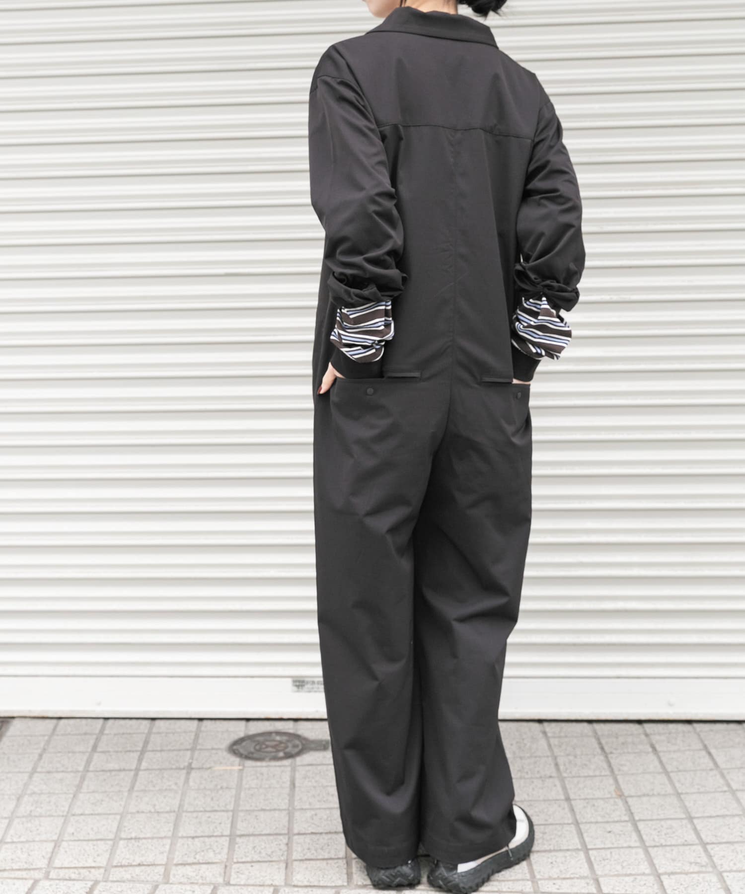 ブラック
