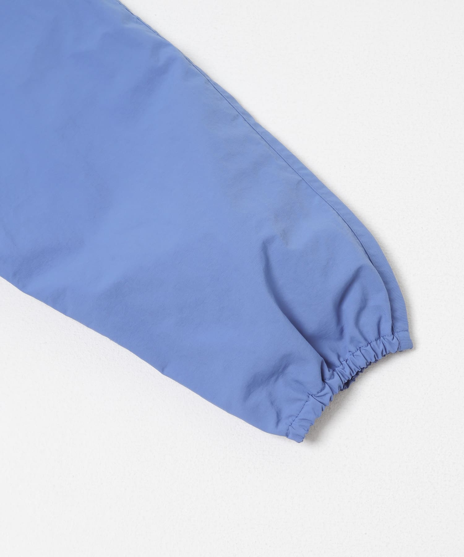 『UR TECH』ナイロンタッサージップパーカー レイクブルー One