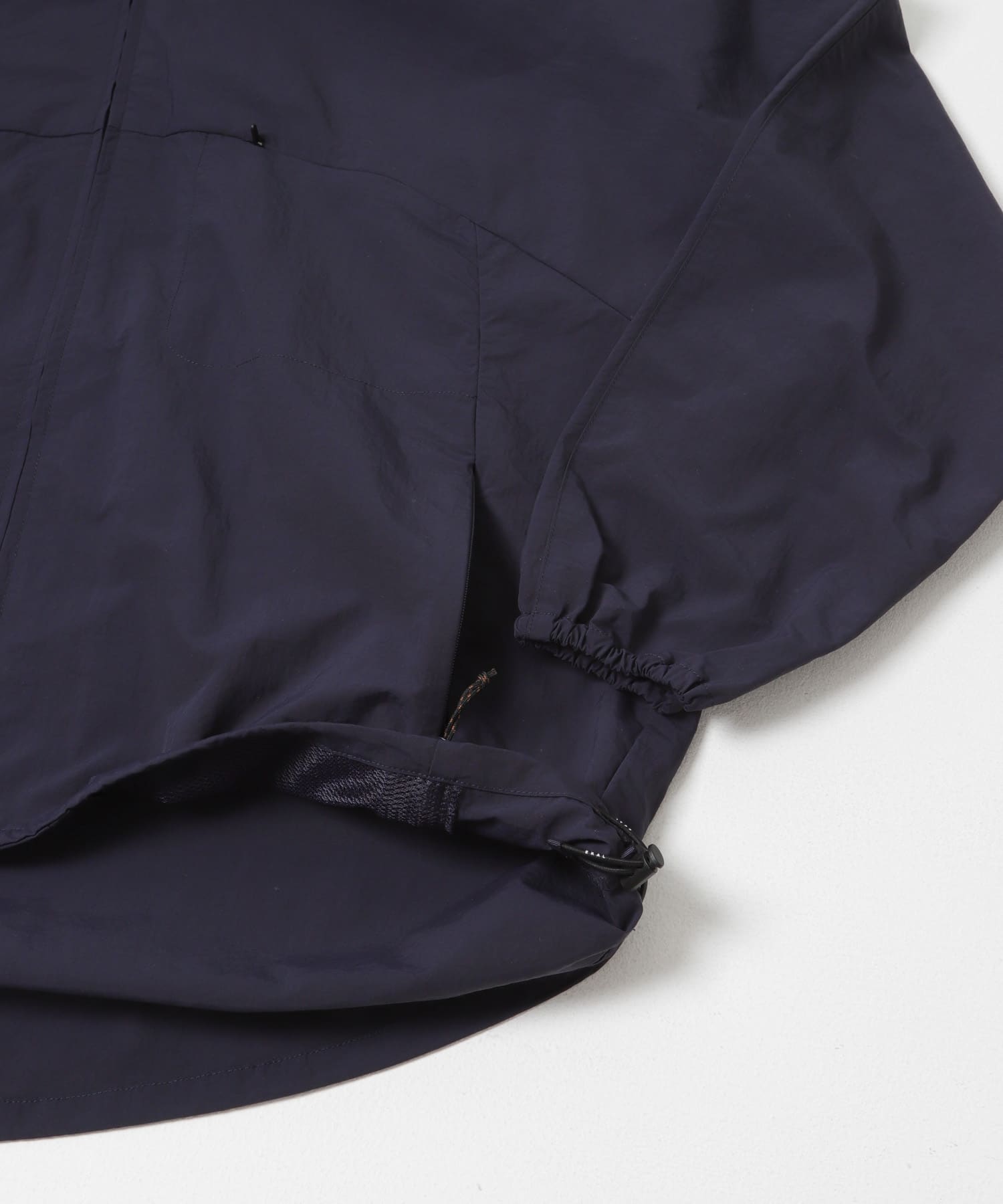 『UR TECH』ナイロンタッサージップパーカー ネイビー One