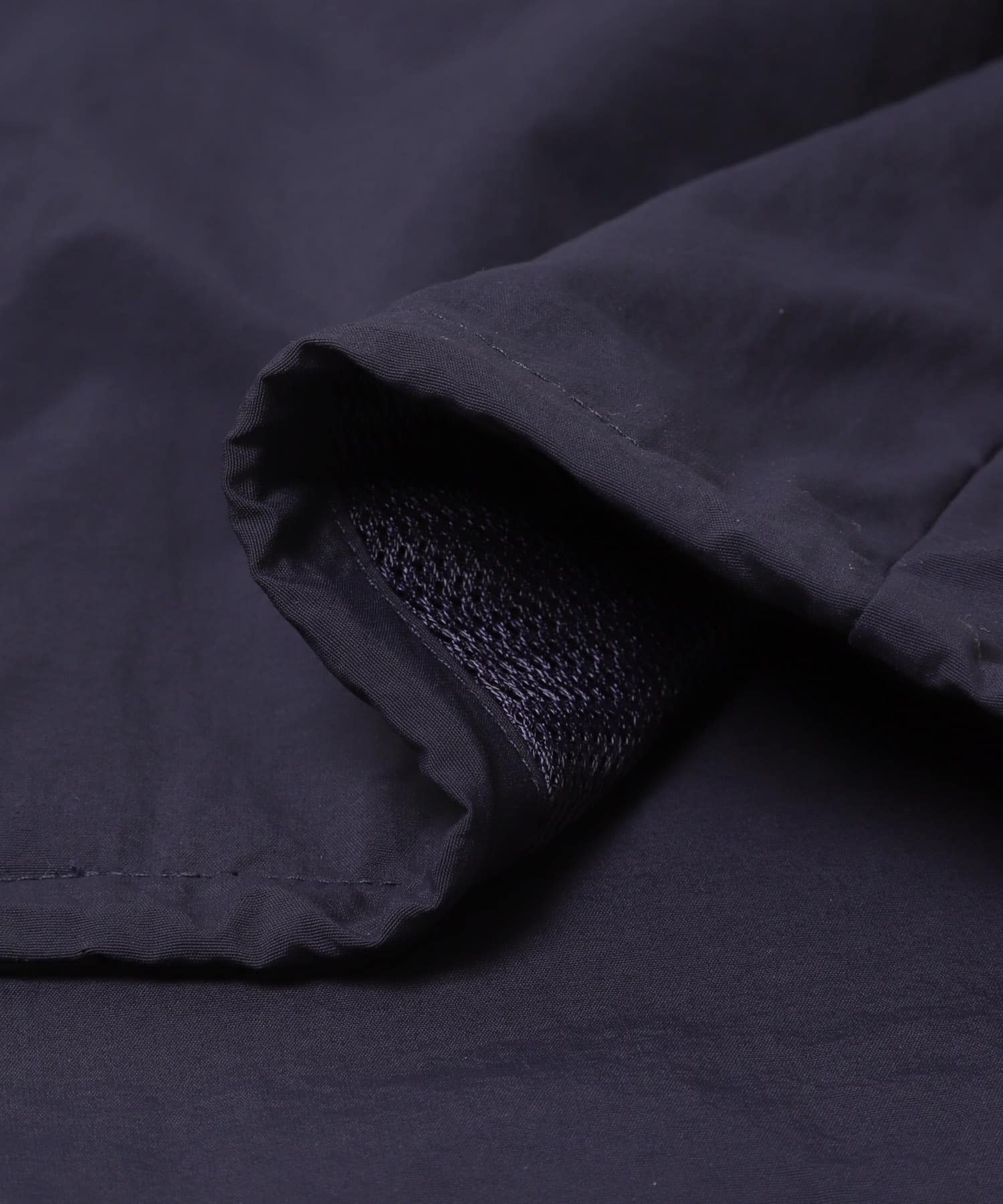 『UR TECH』ナイロンタッサージップパーカー ネイビー One