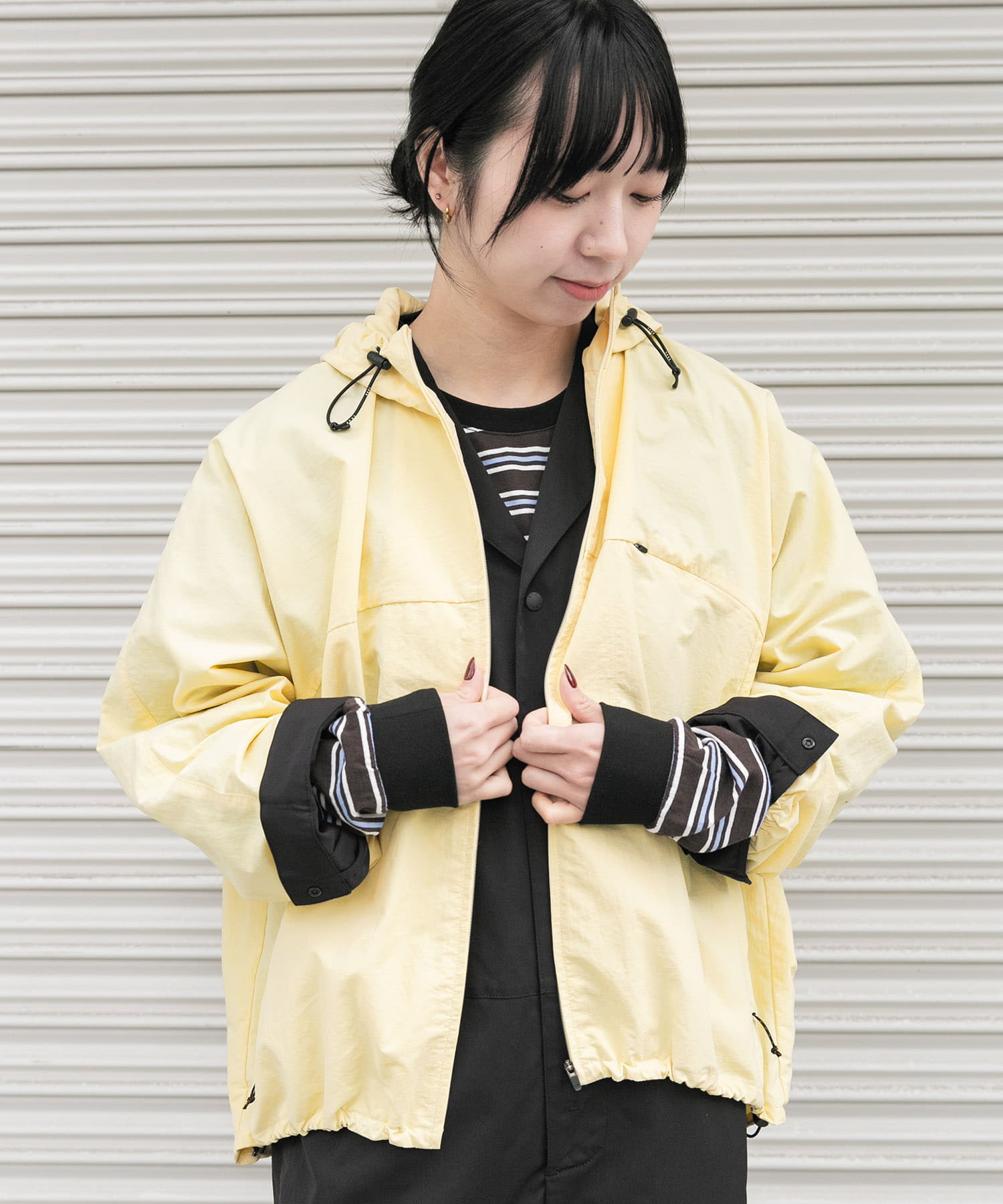 『UR TECH』ナイロンタッサージップパーカー