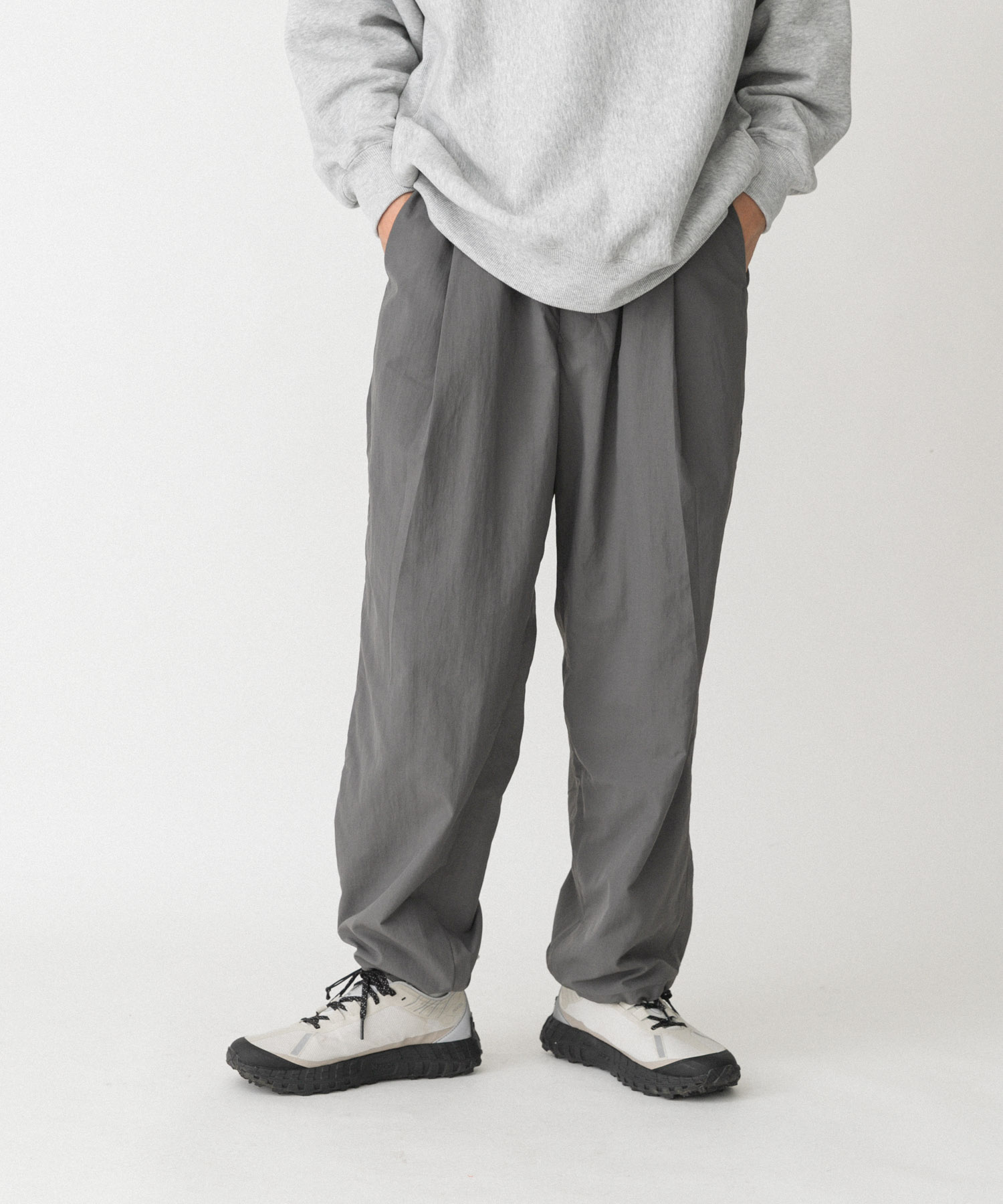 『URTECH』ナイロンタッサーウォームトラウザー グラファイト M