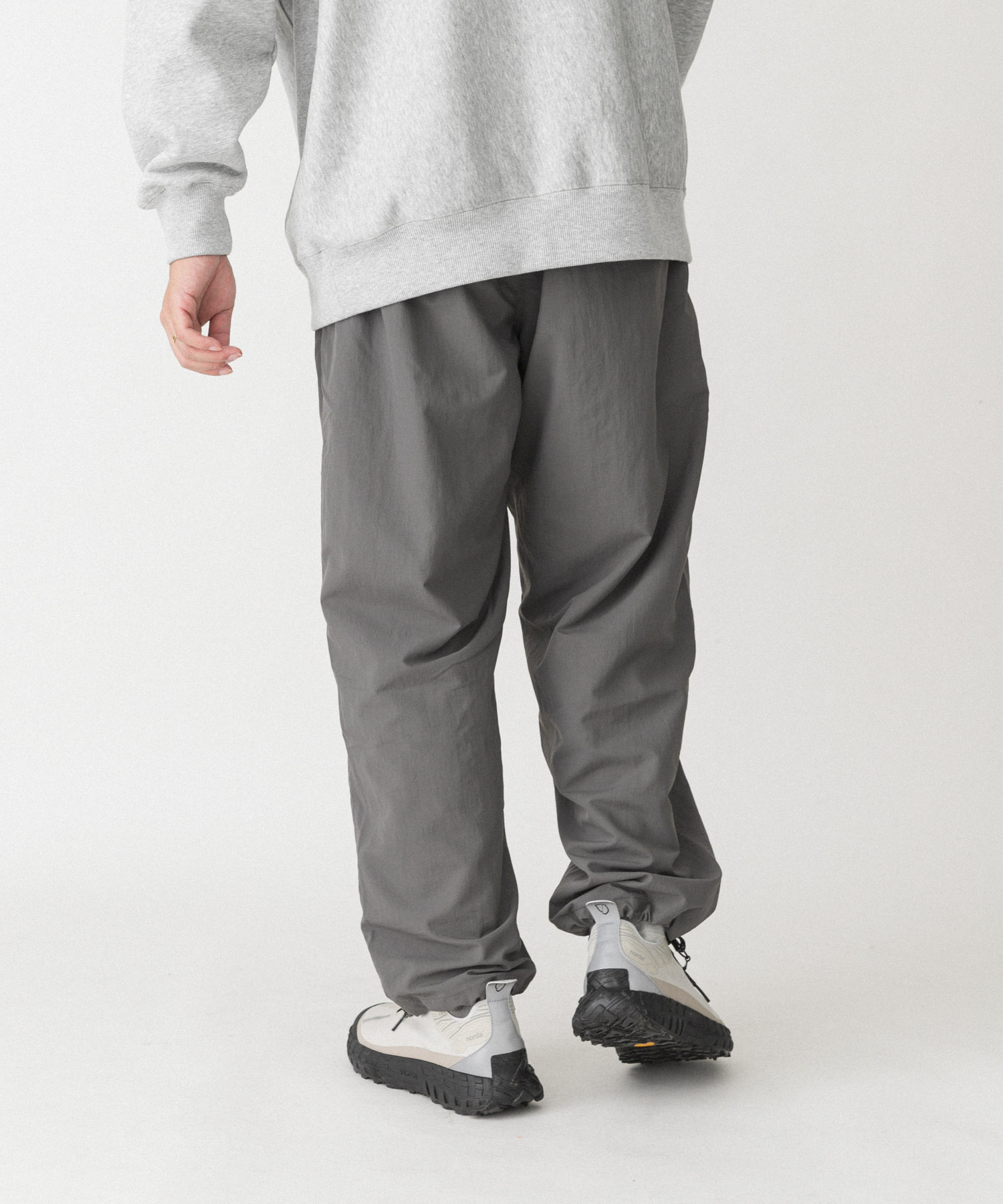 『URTECH』ナイロンタッサーウォームトラウザー グラファイト M