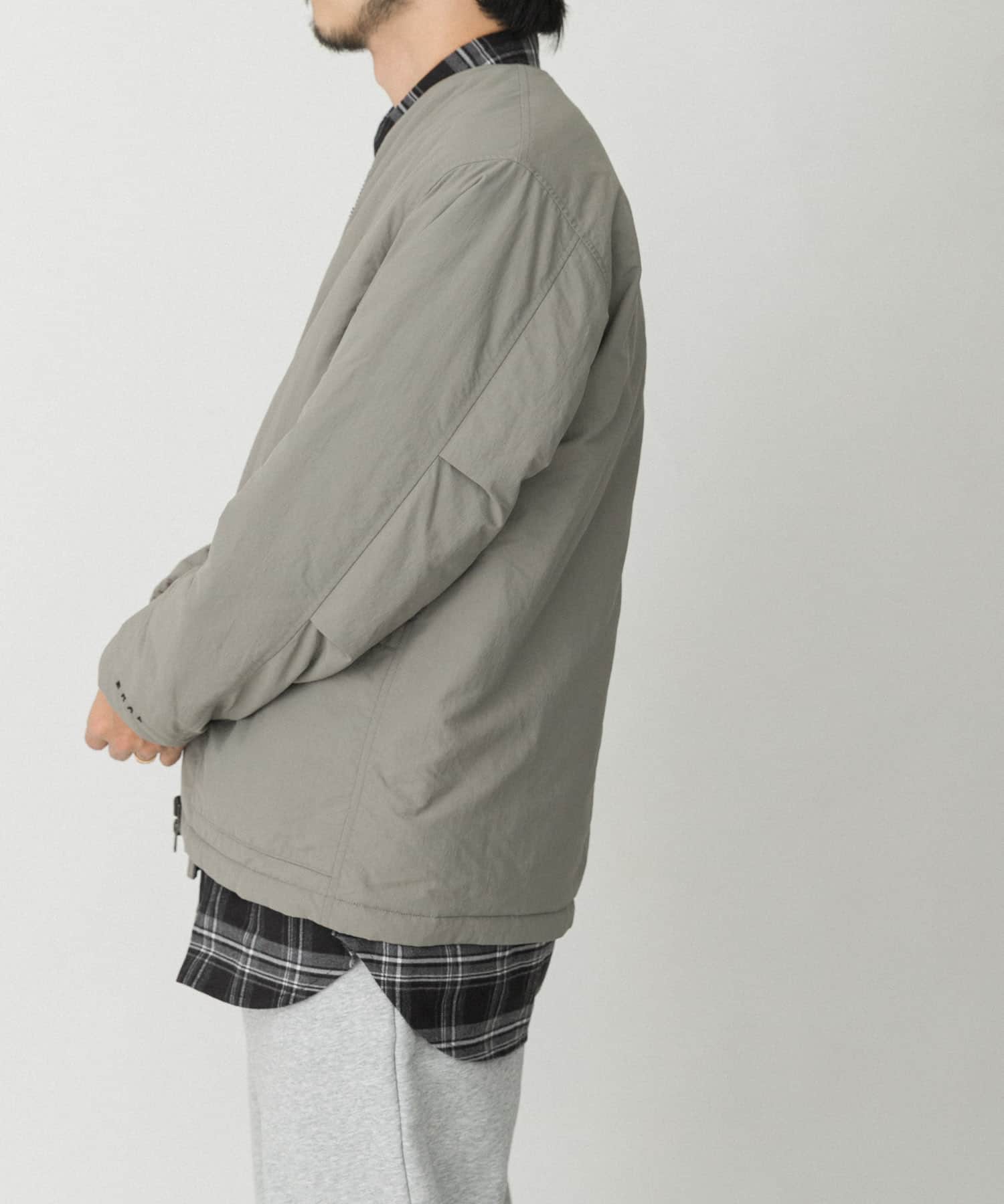 ストーンベージュ