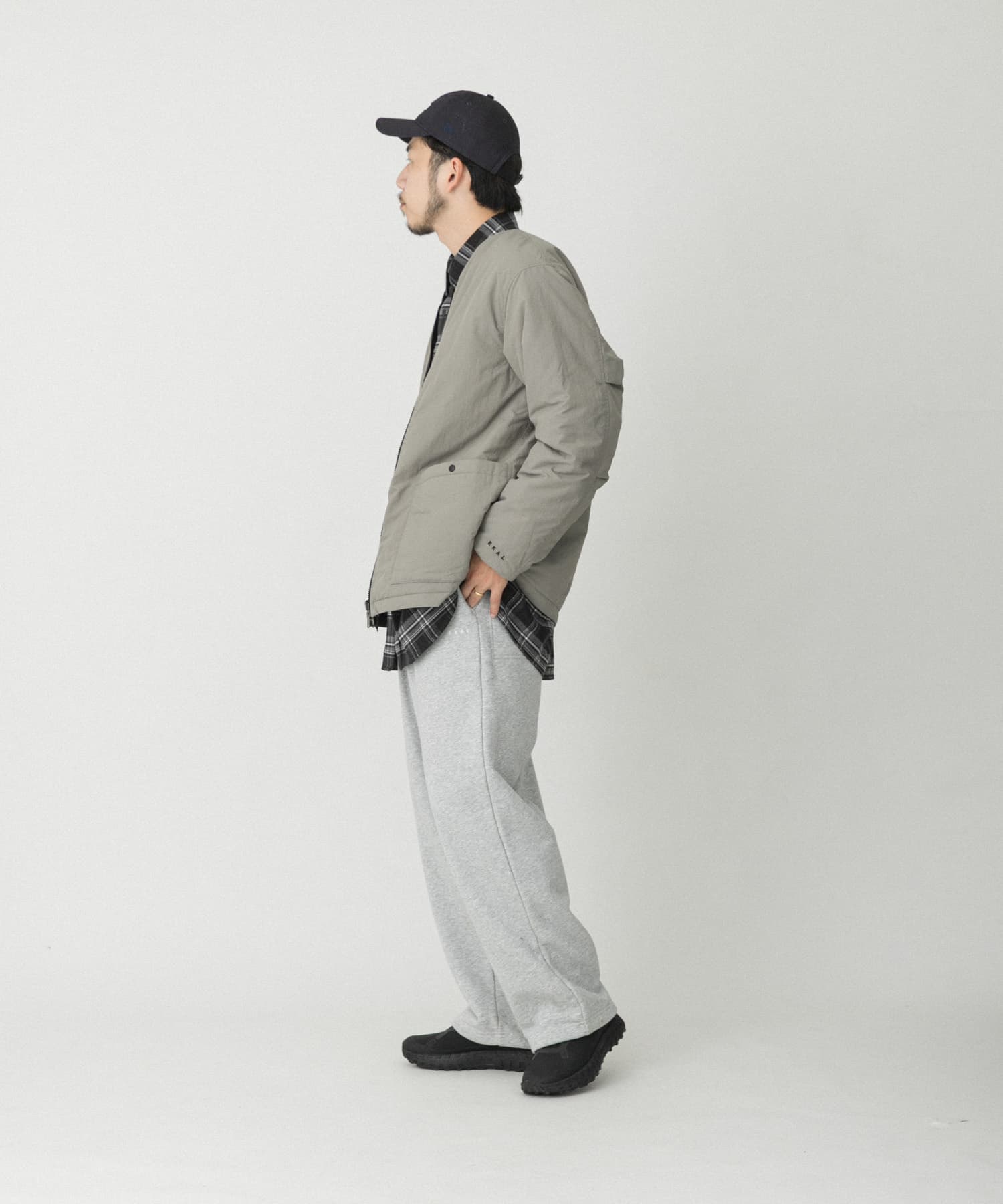 ストーンベージュ