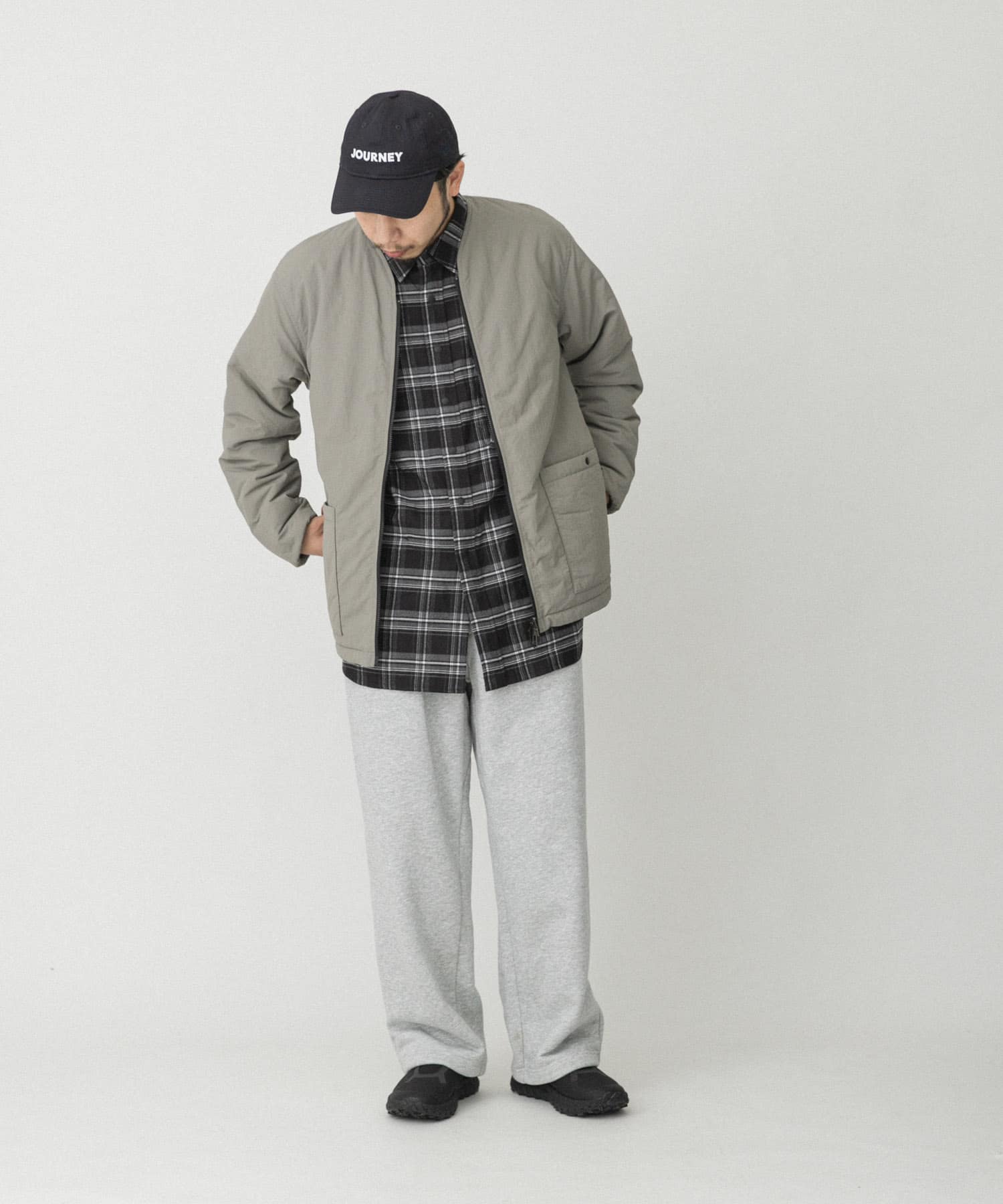 ストーンベージュ