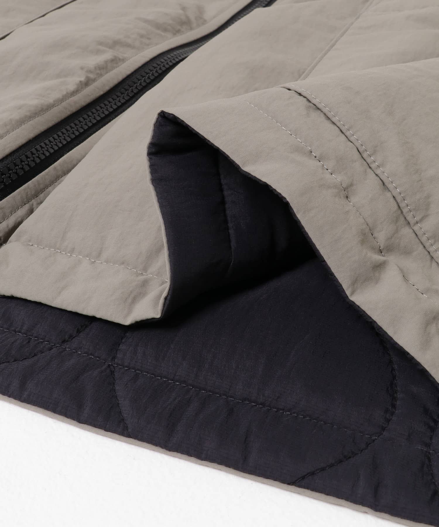 ストーンベージュ