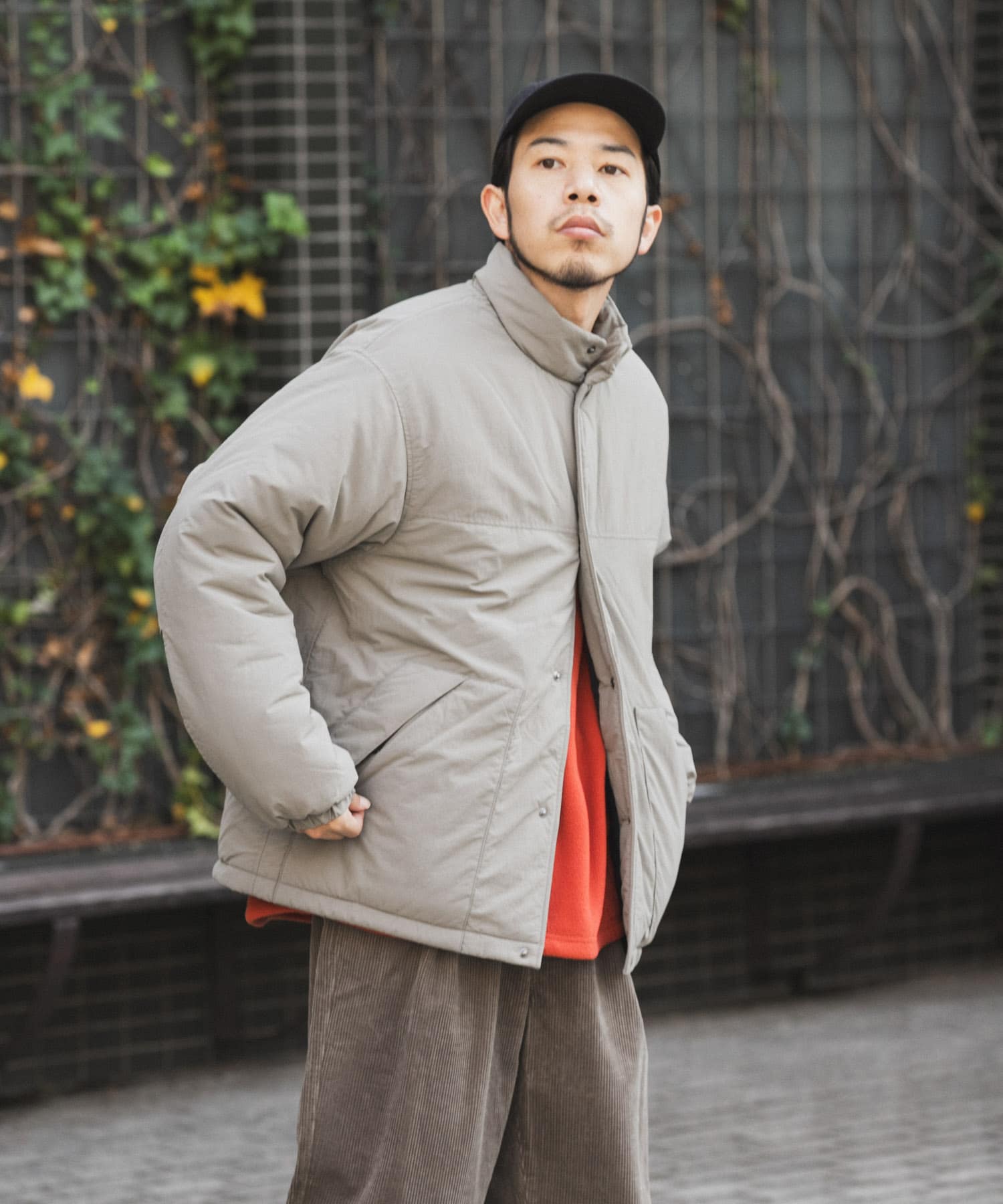 ストーンベージュ