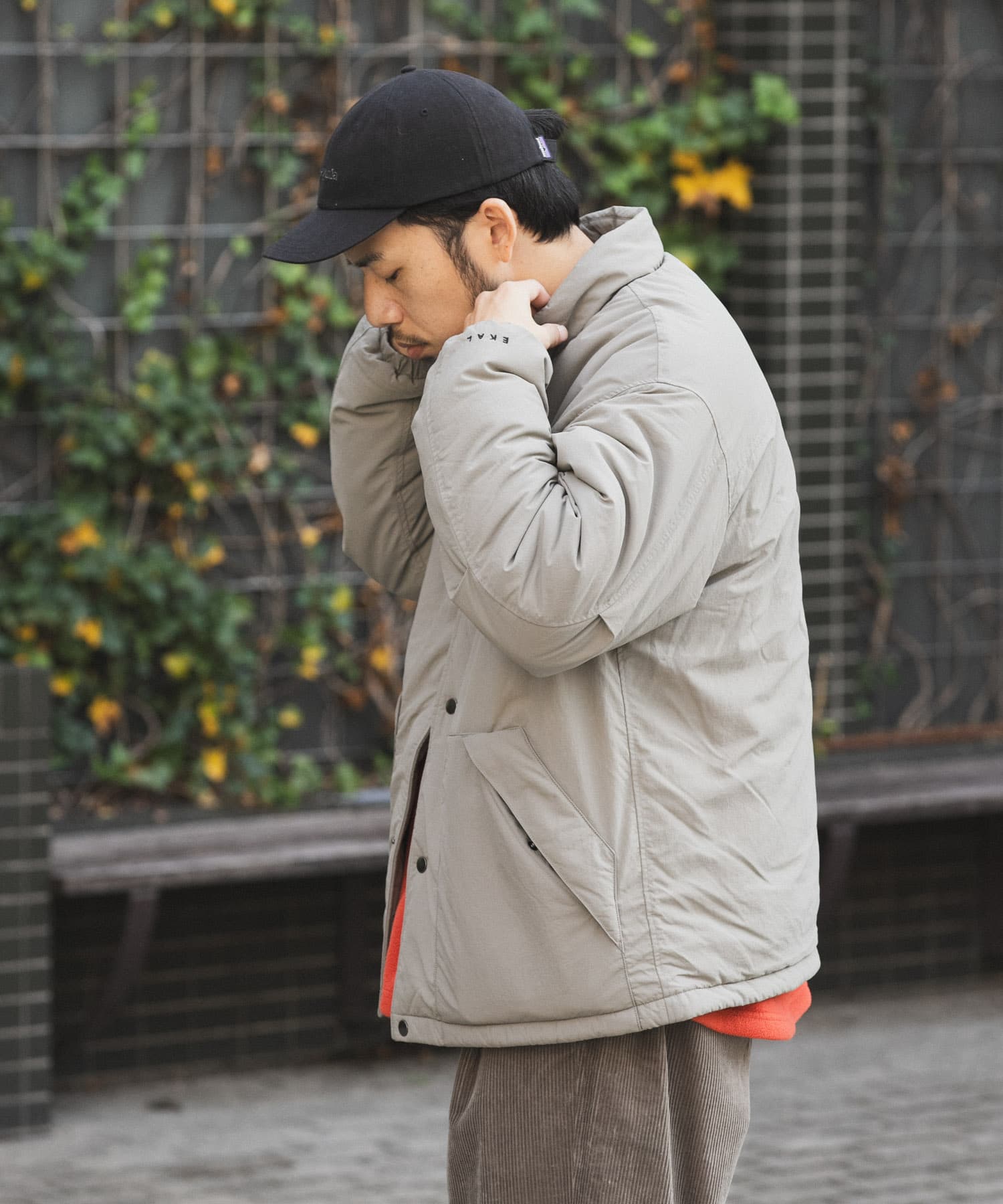 ストーンベージュ