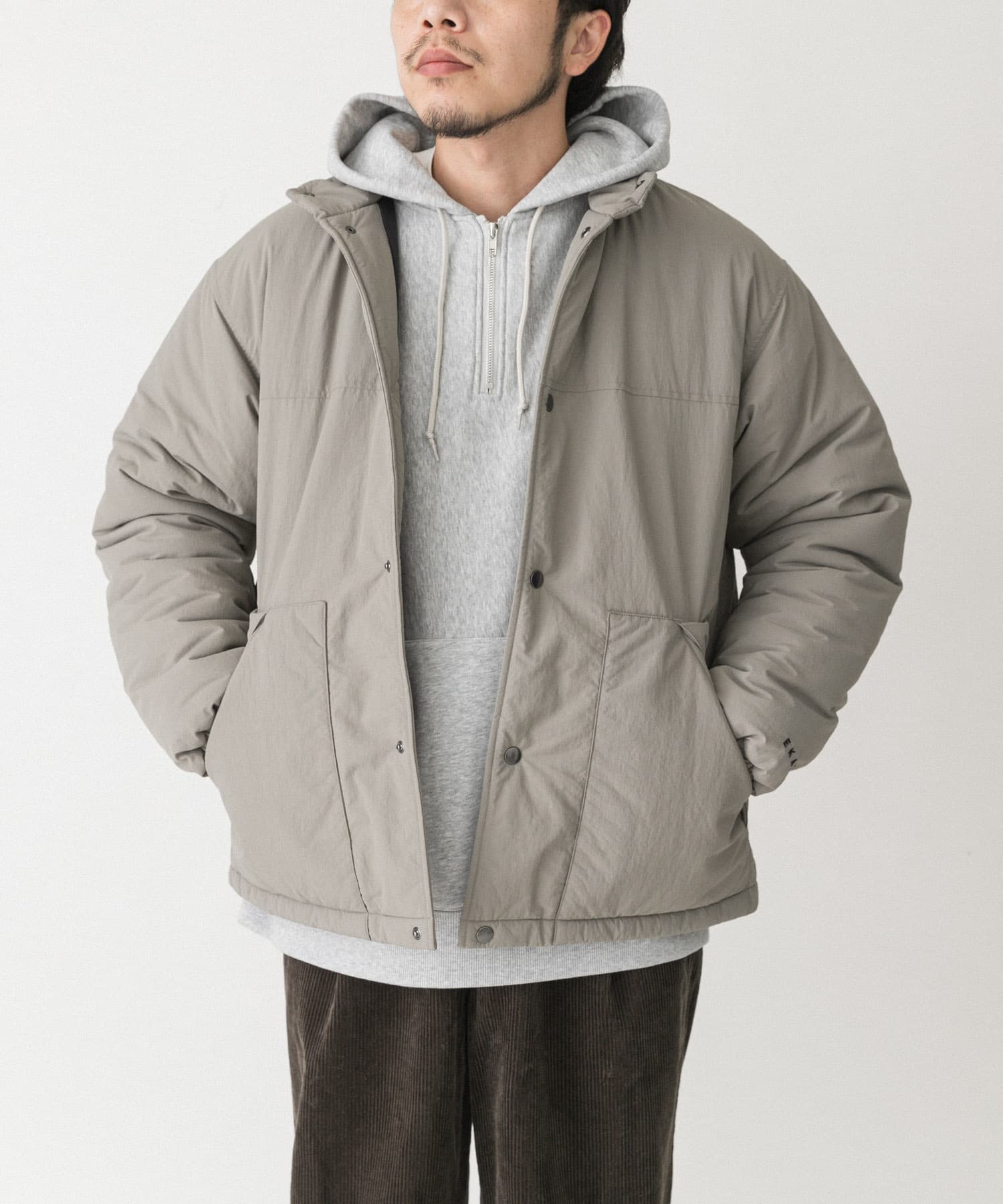 ストーンベージュ