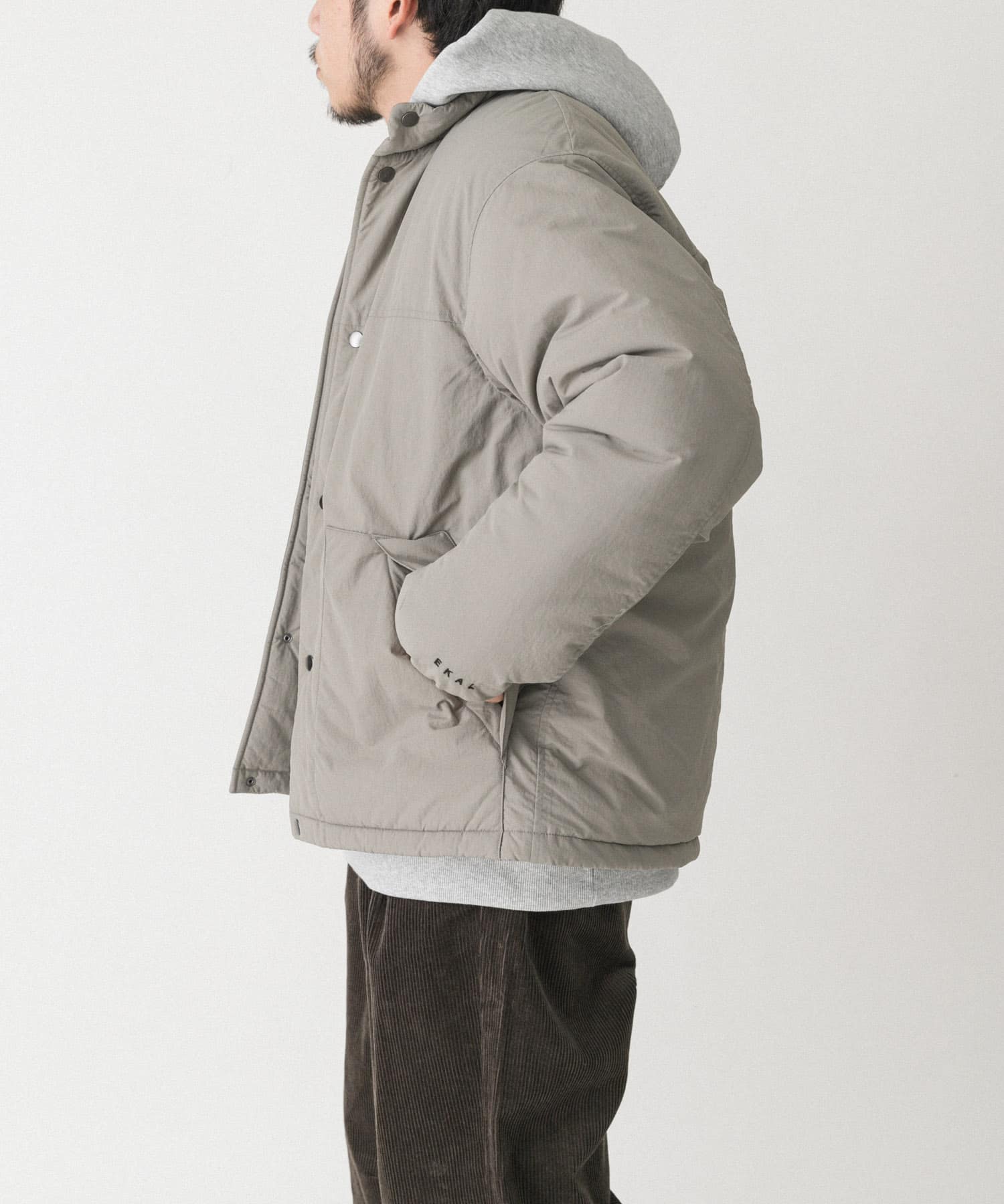 ストーンベージュ