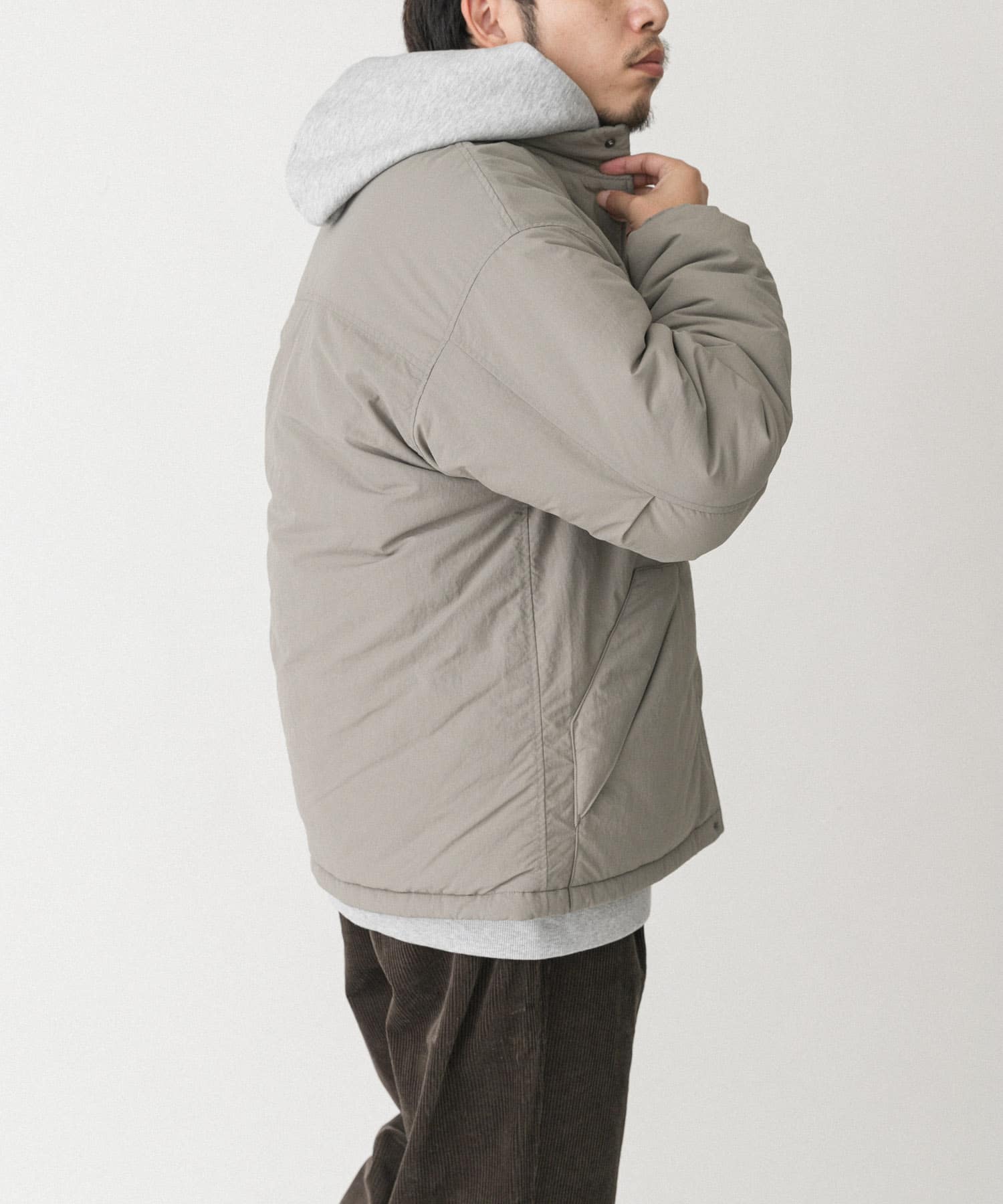 ストーンベージュ