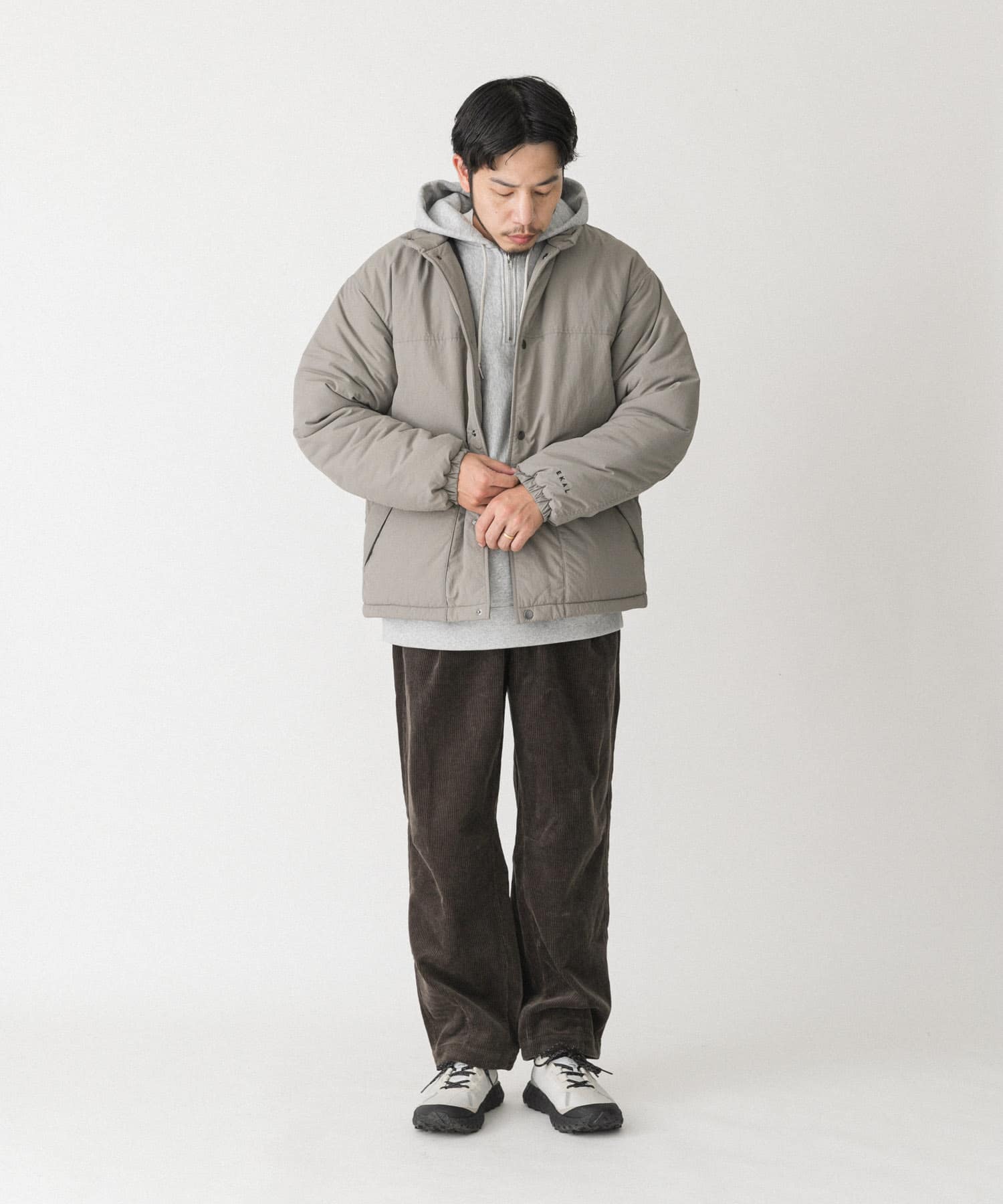 ストーンベージュ