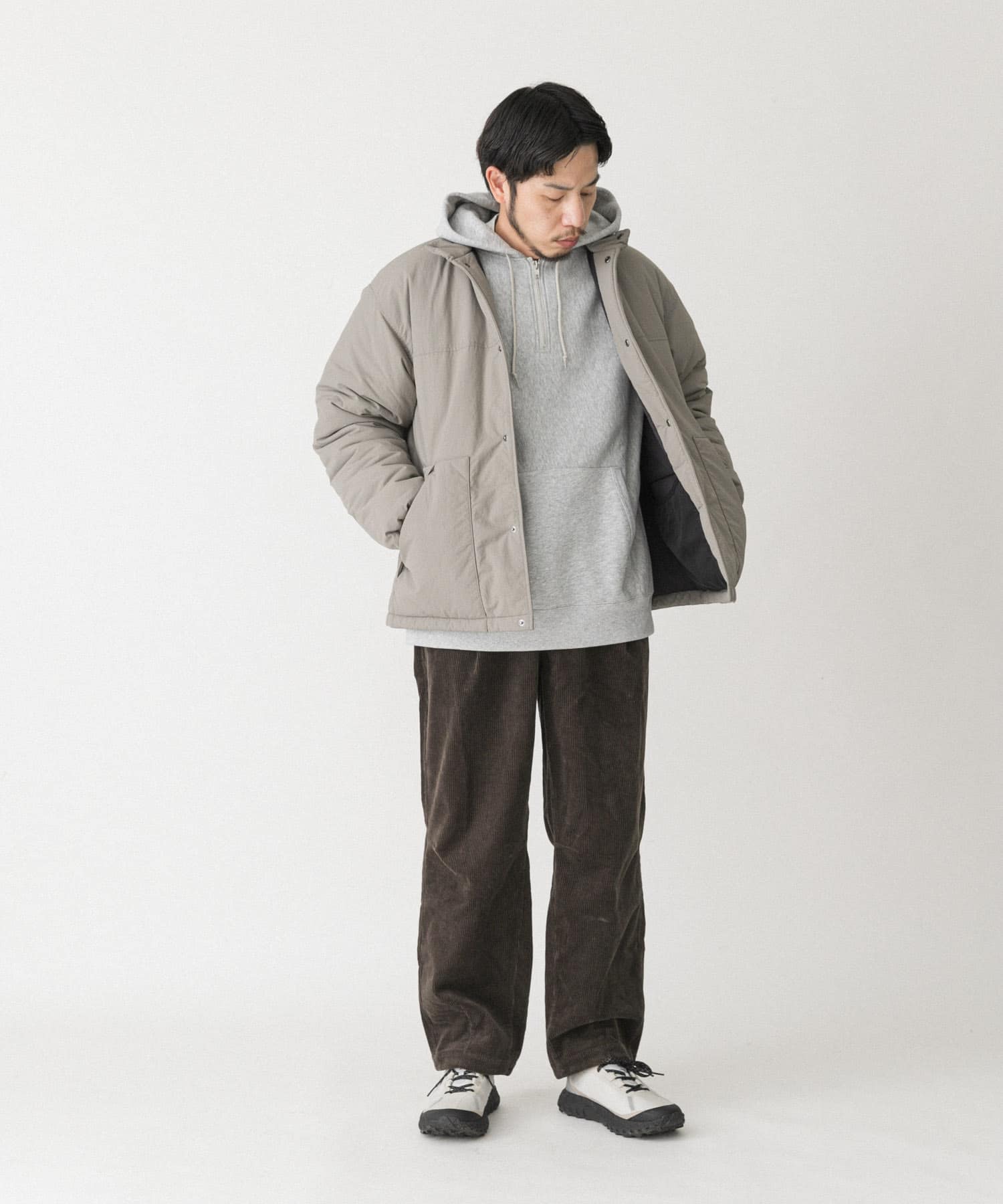 ストーンベージュ