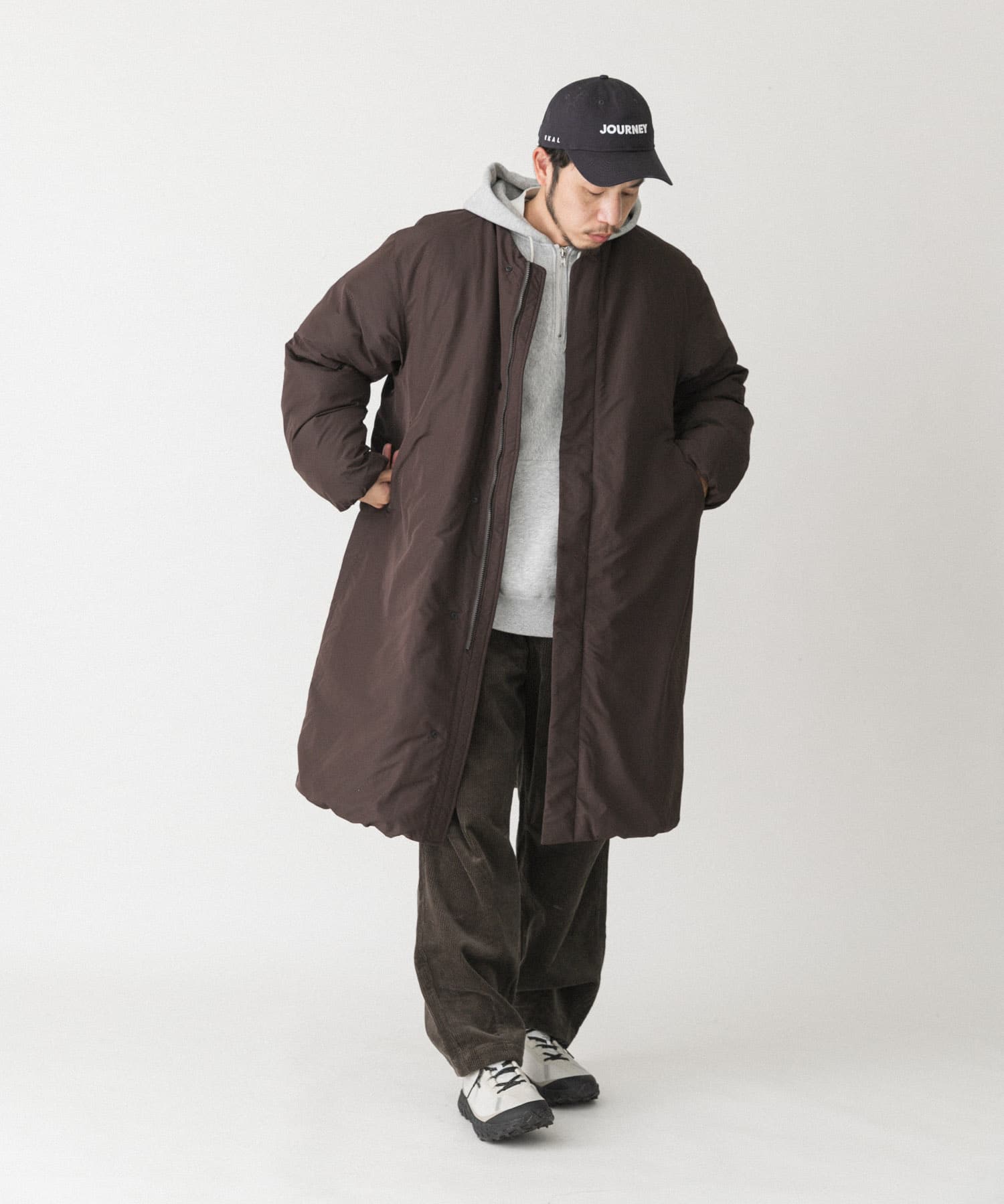 ダークブラウン