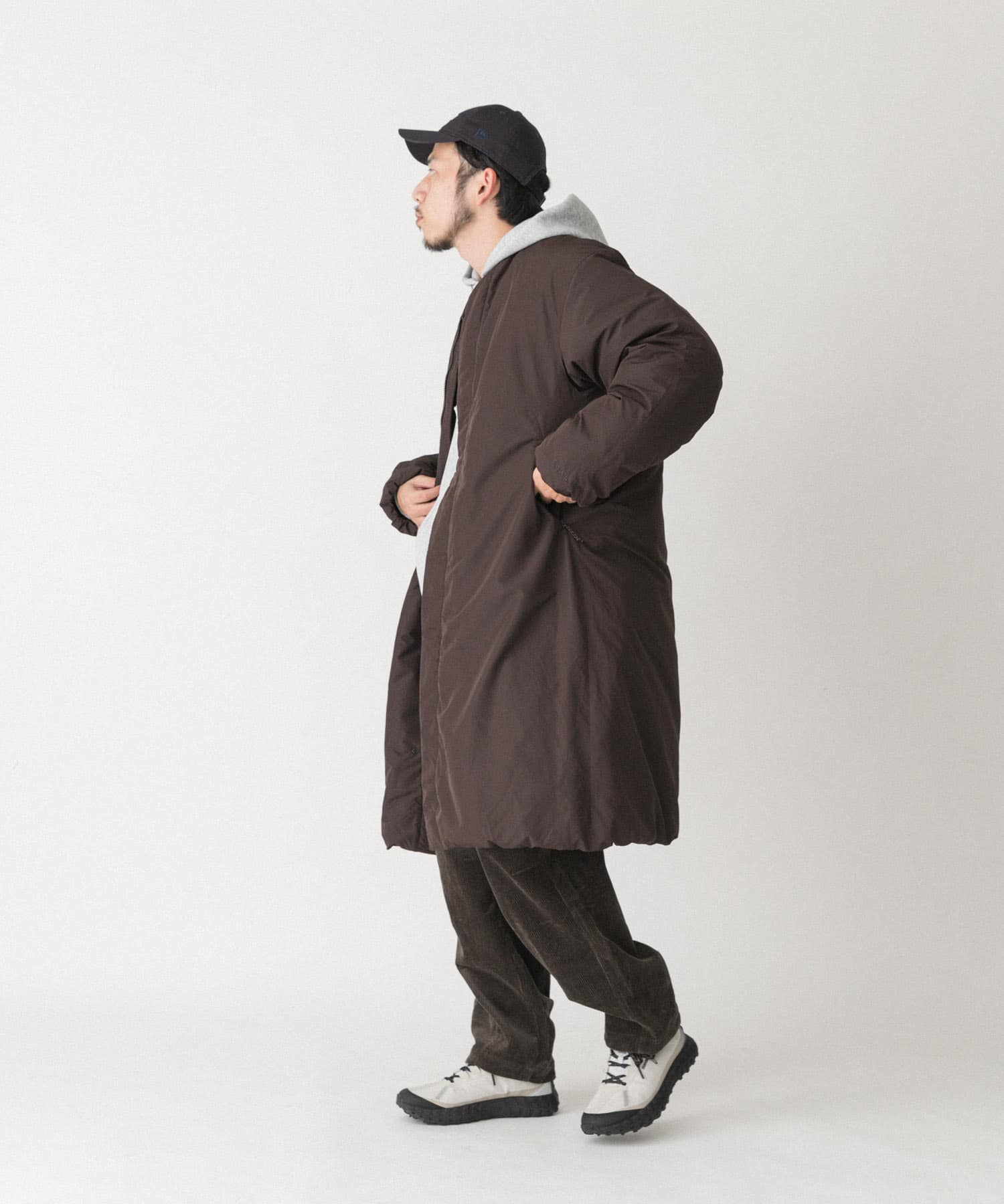 ダークブラウン