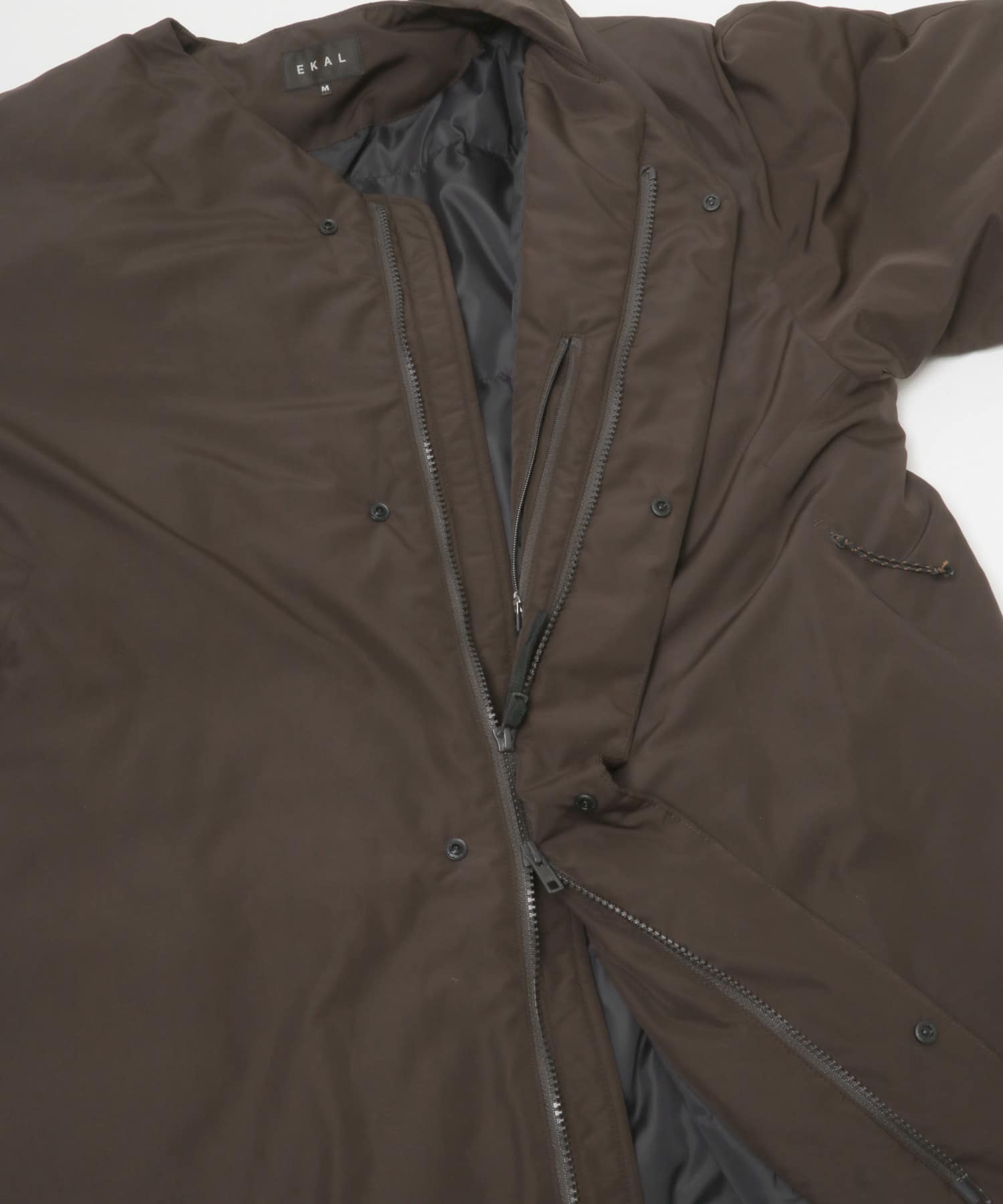 ダークブラウン