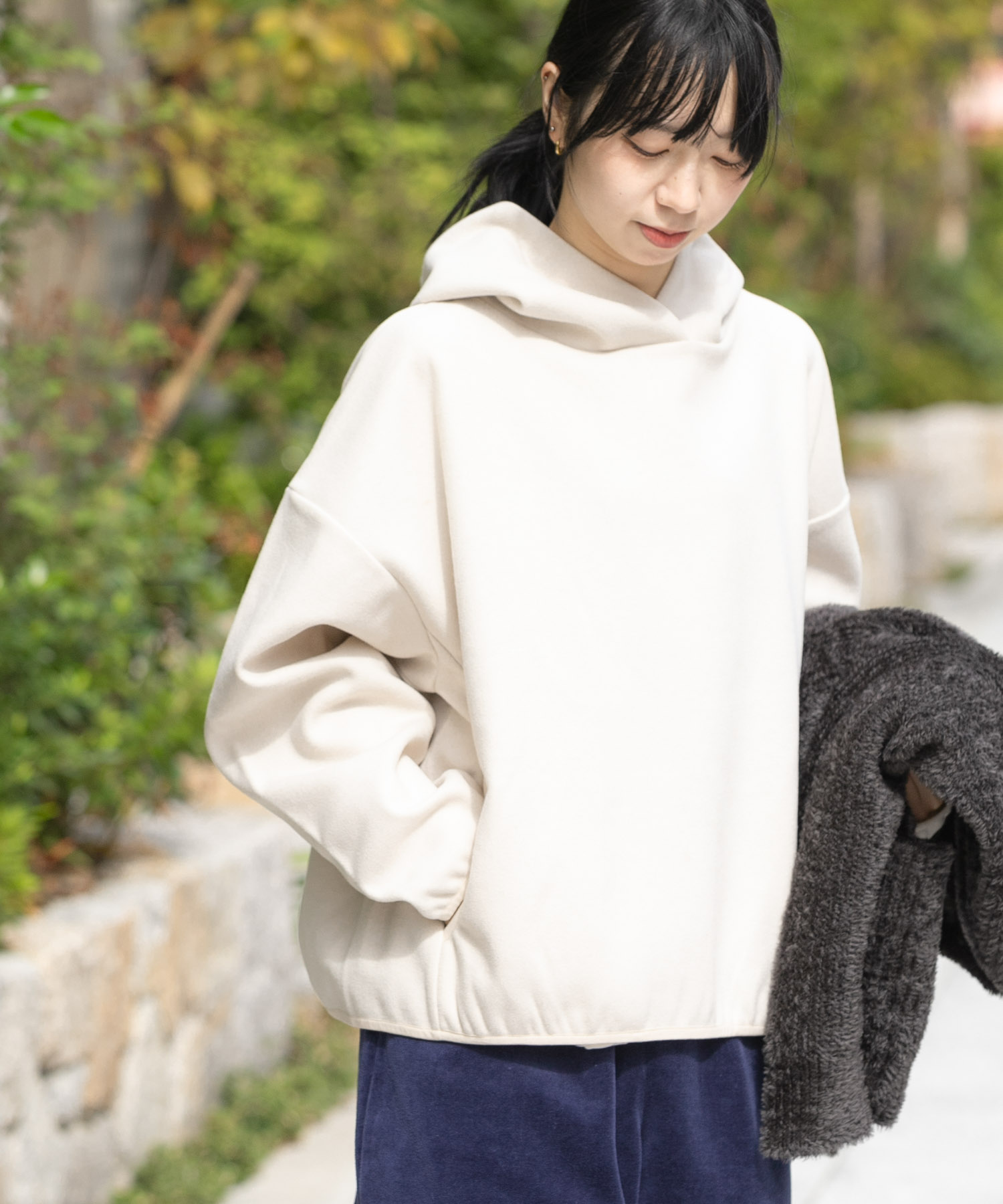 アイボリー