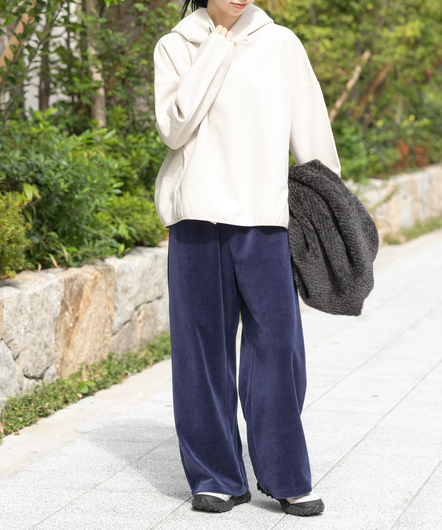 アイボリー