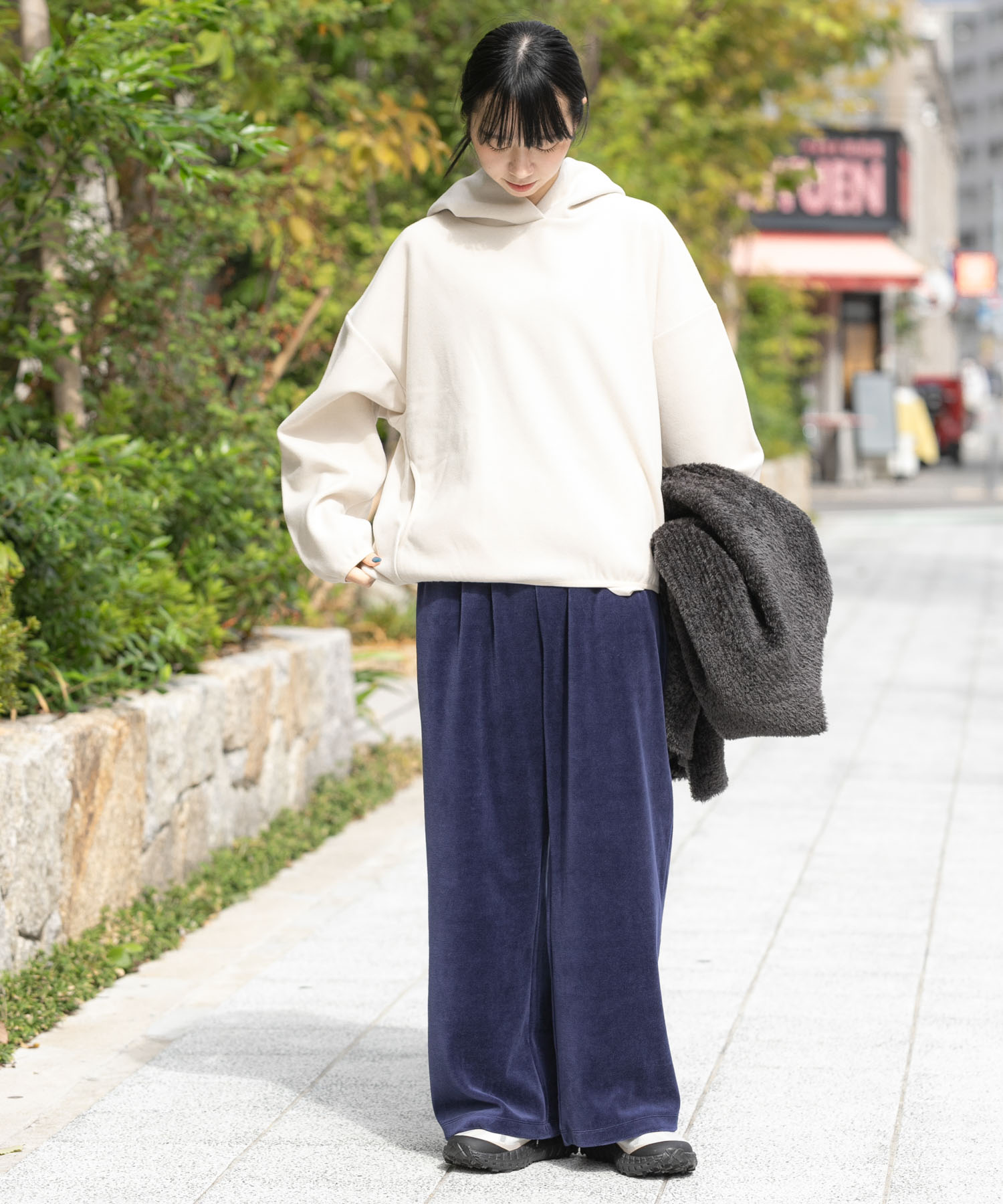 アイボリー
