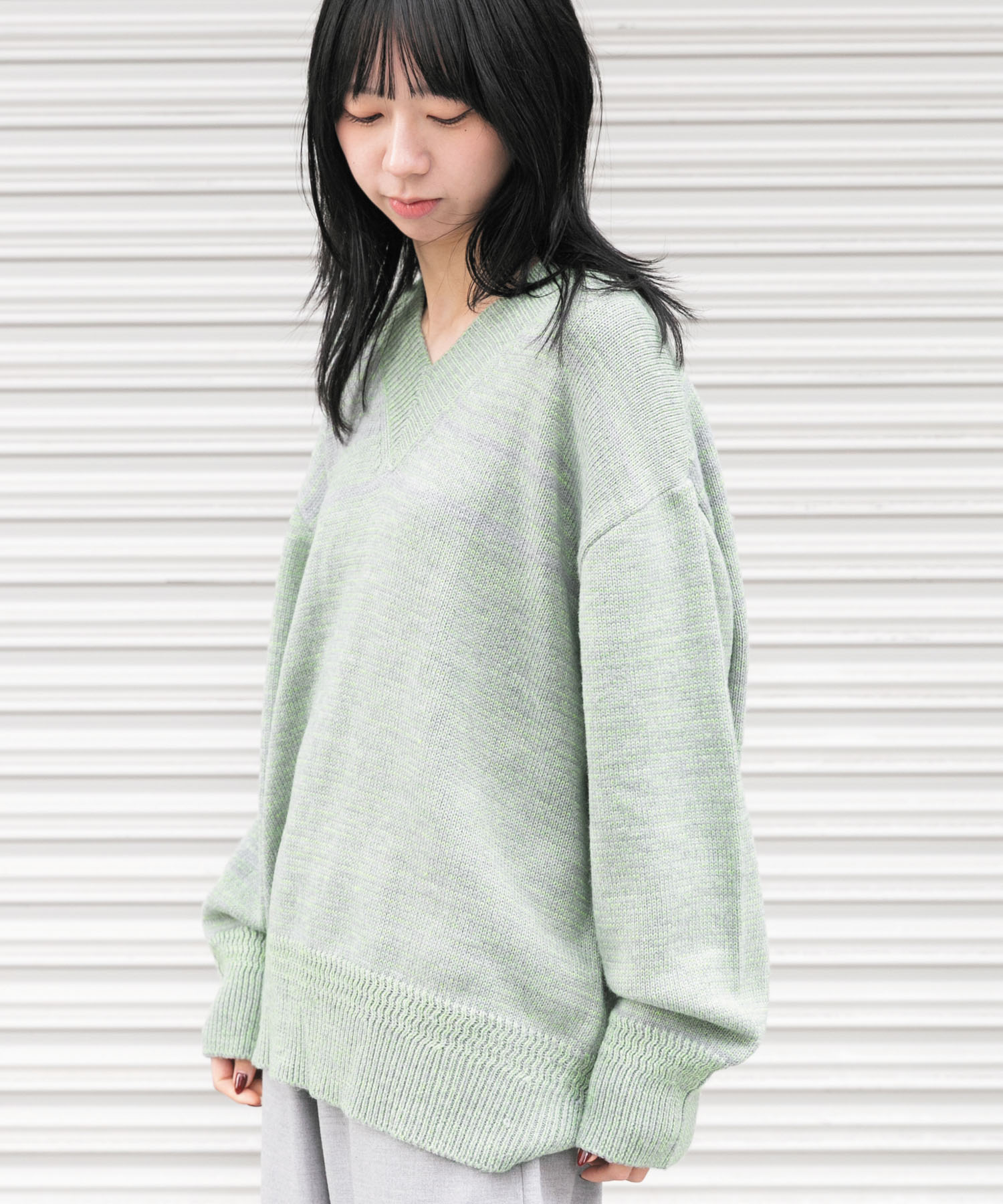 Vネックバルキーボーダーニット