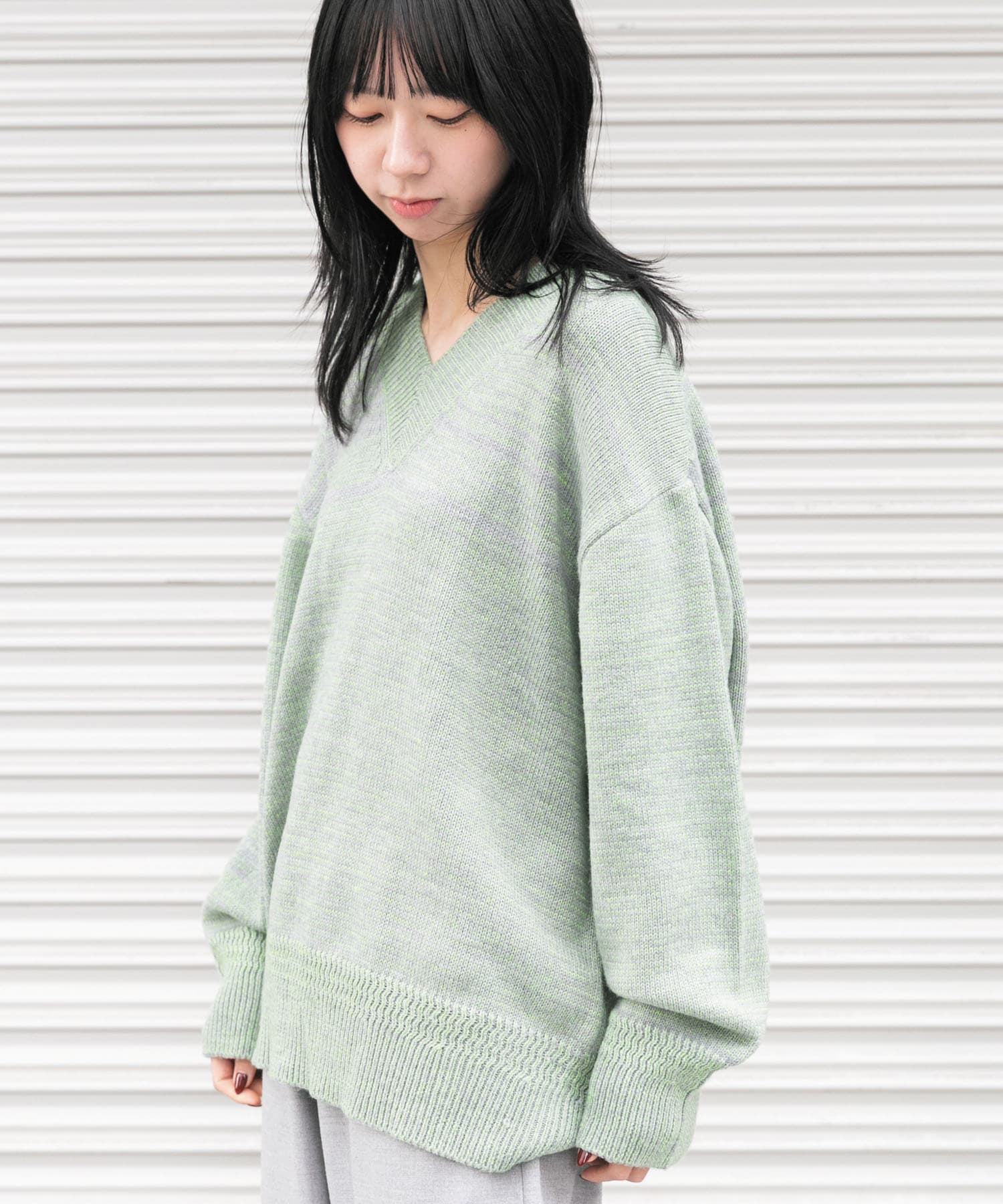 Vネックバルキーボーダーニット