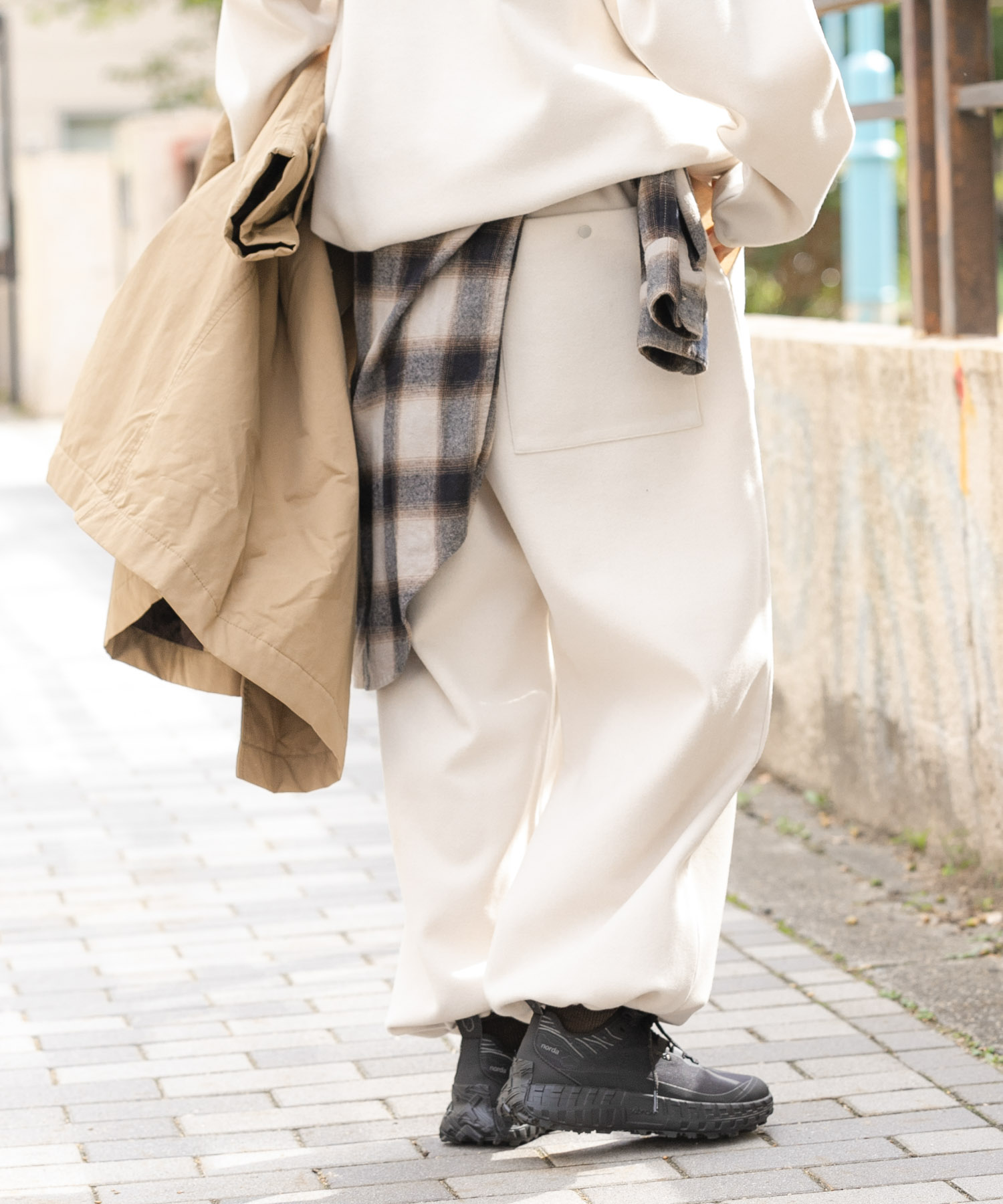 アイボリー