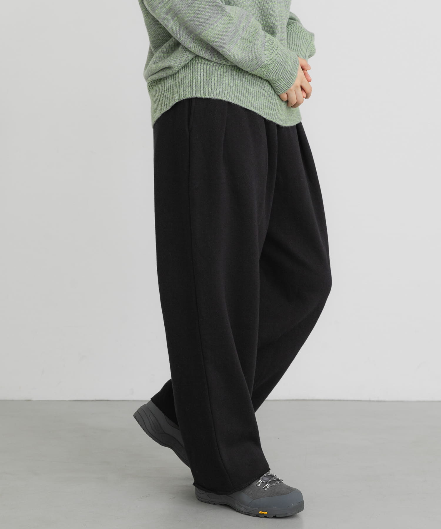 ボタニルプライム裏起毛タックパンツ(one ブラック): ボトム｜URBAN