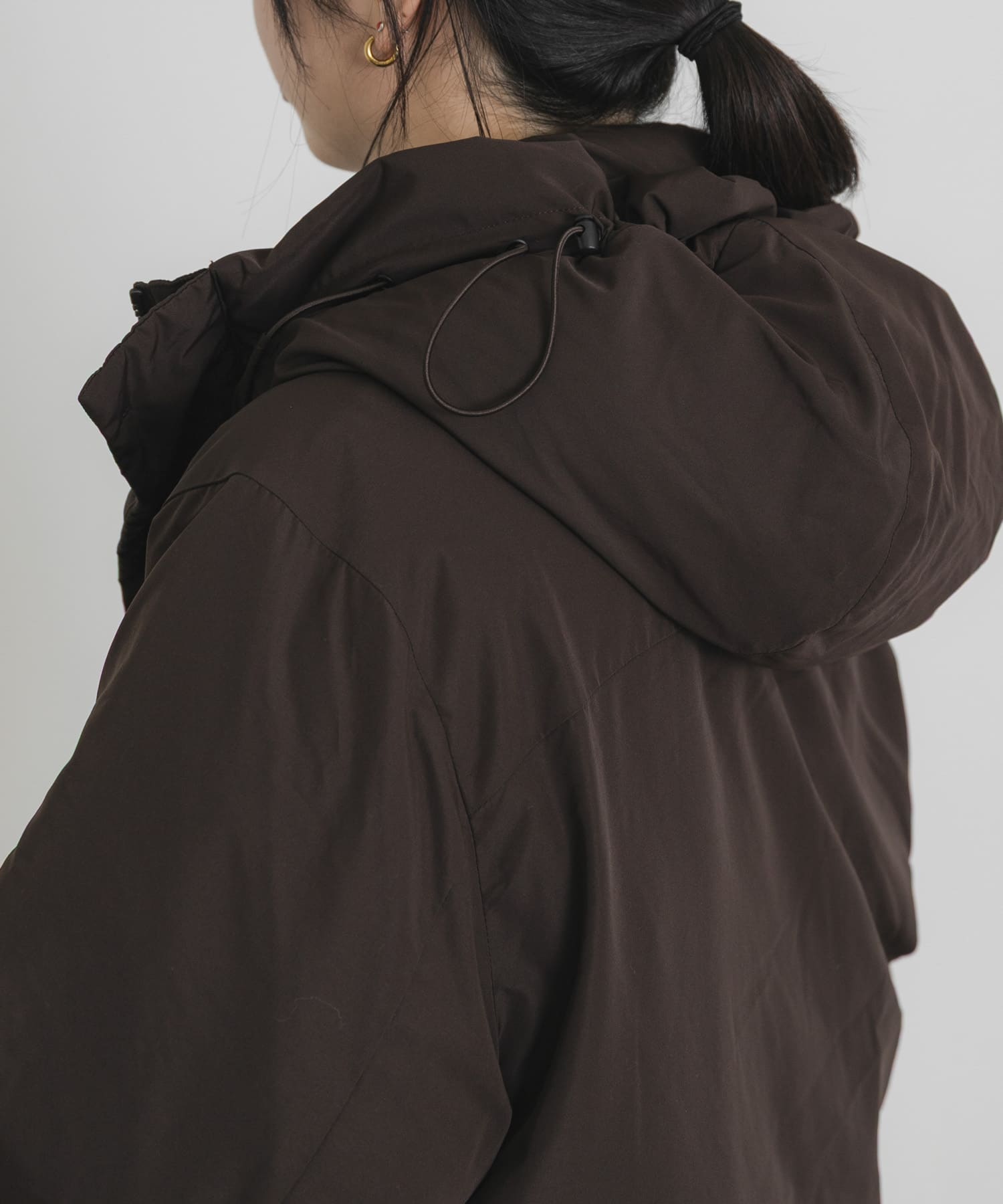 ダークブラウン