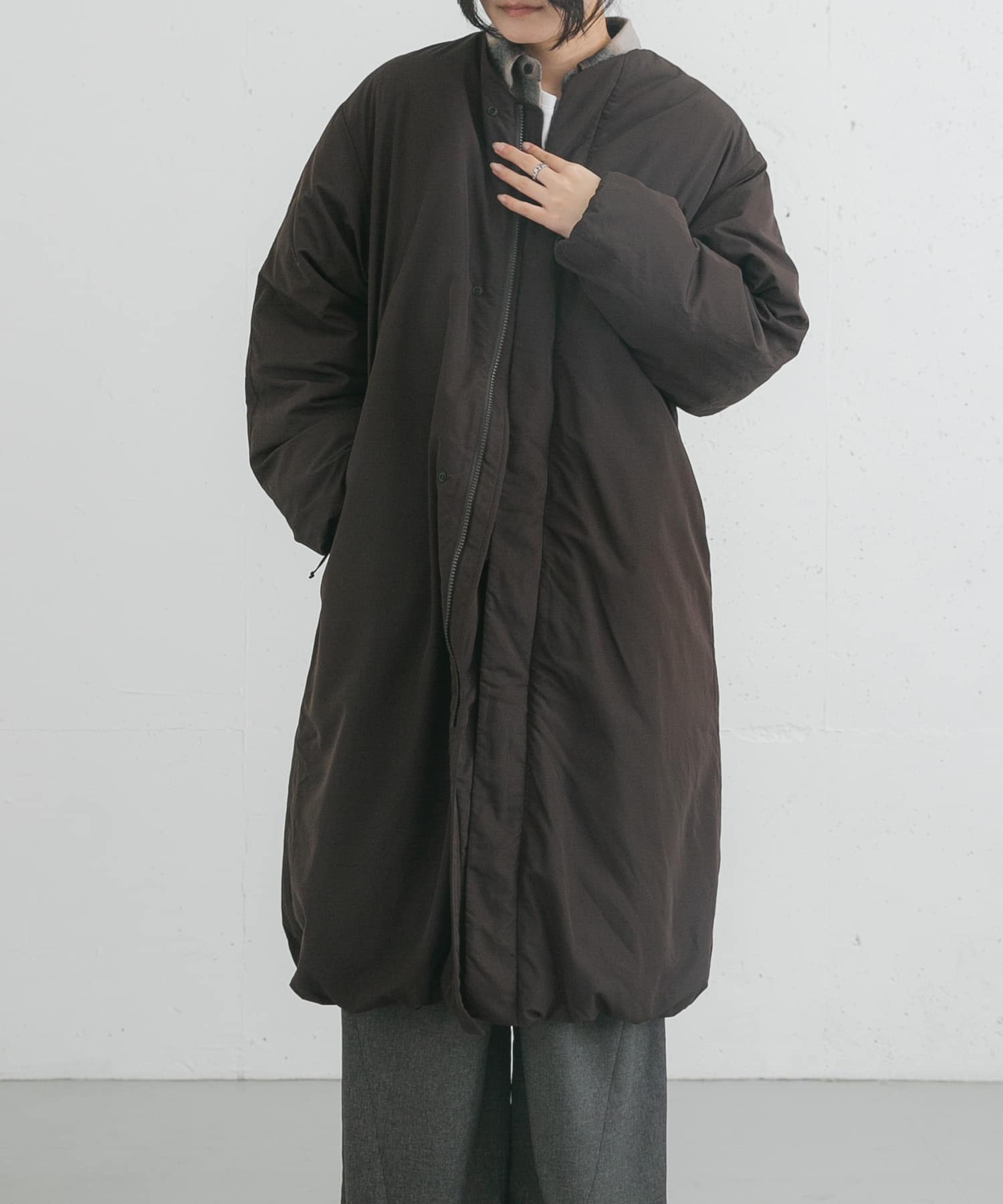 ダークブラウン