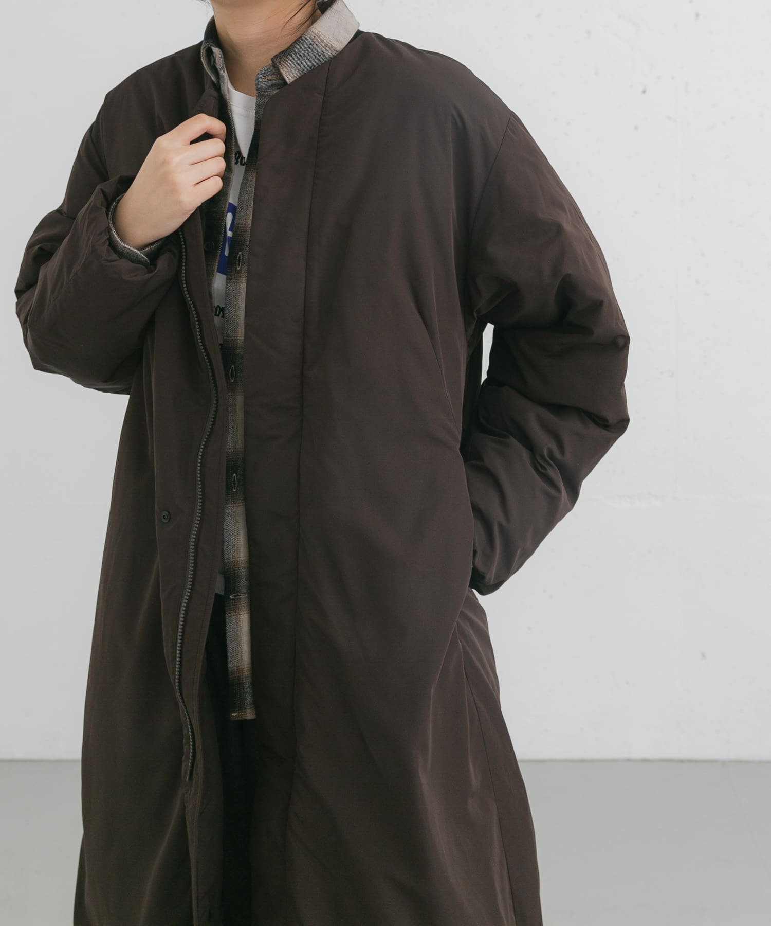 ダークブラウン