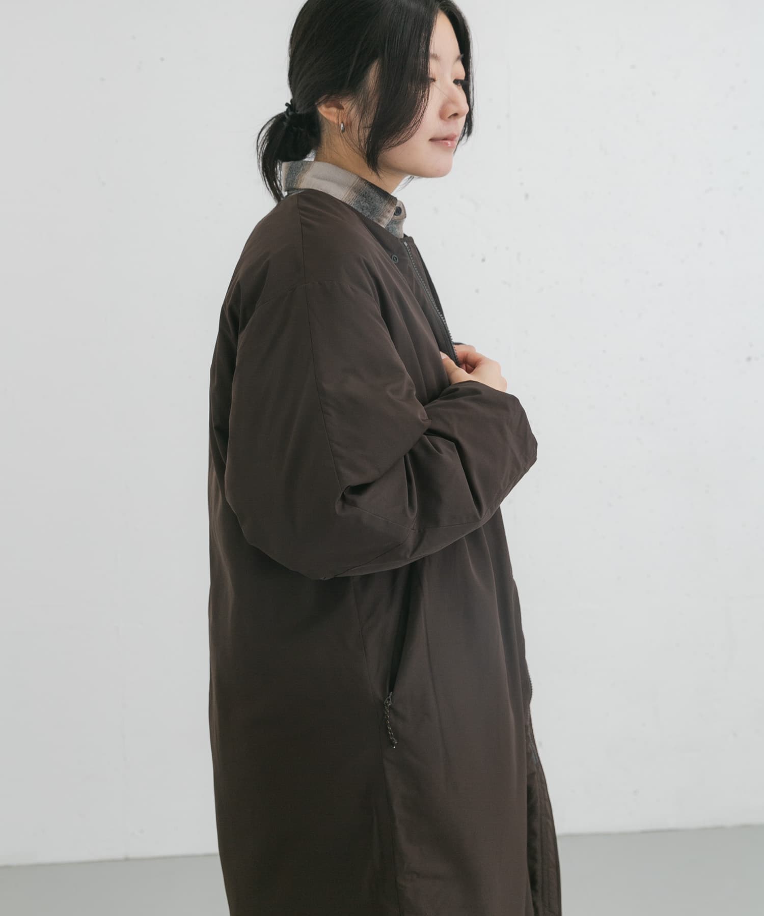 ダークブラウン