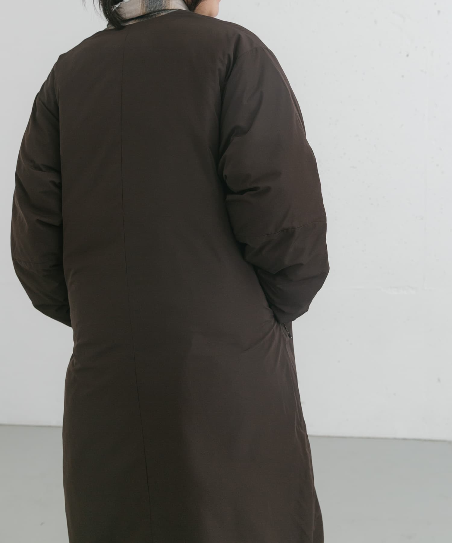 ダークブラウン