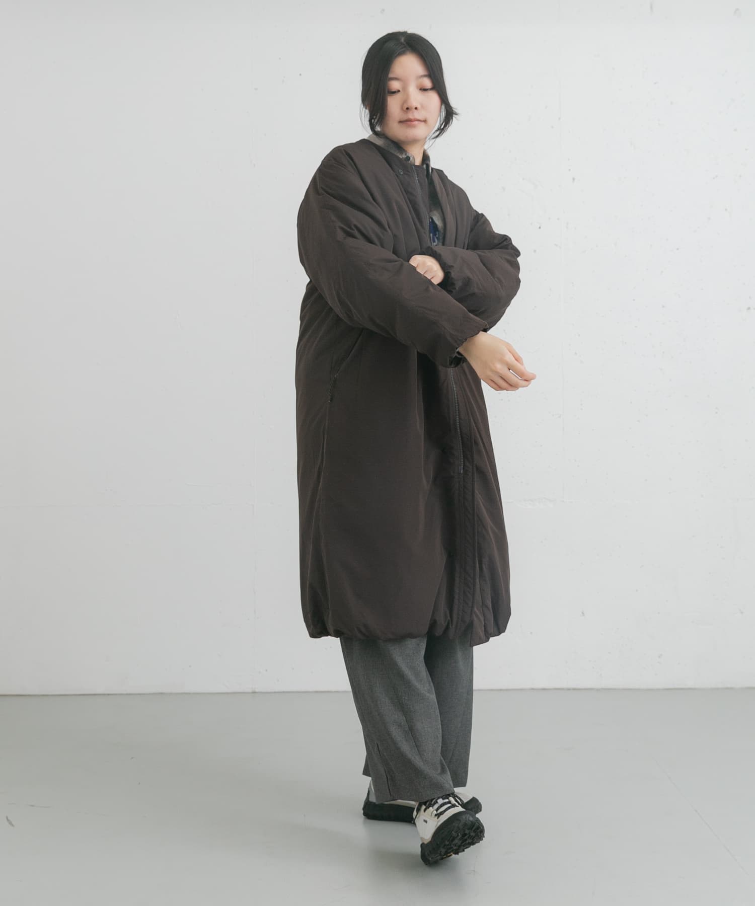 ダークブラウン