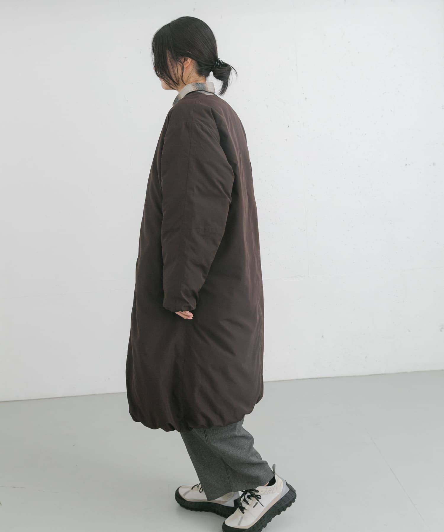 ダークブラウン