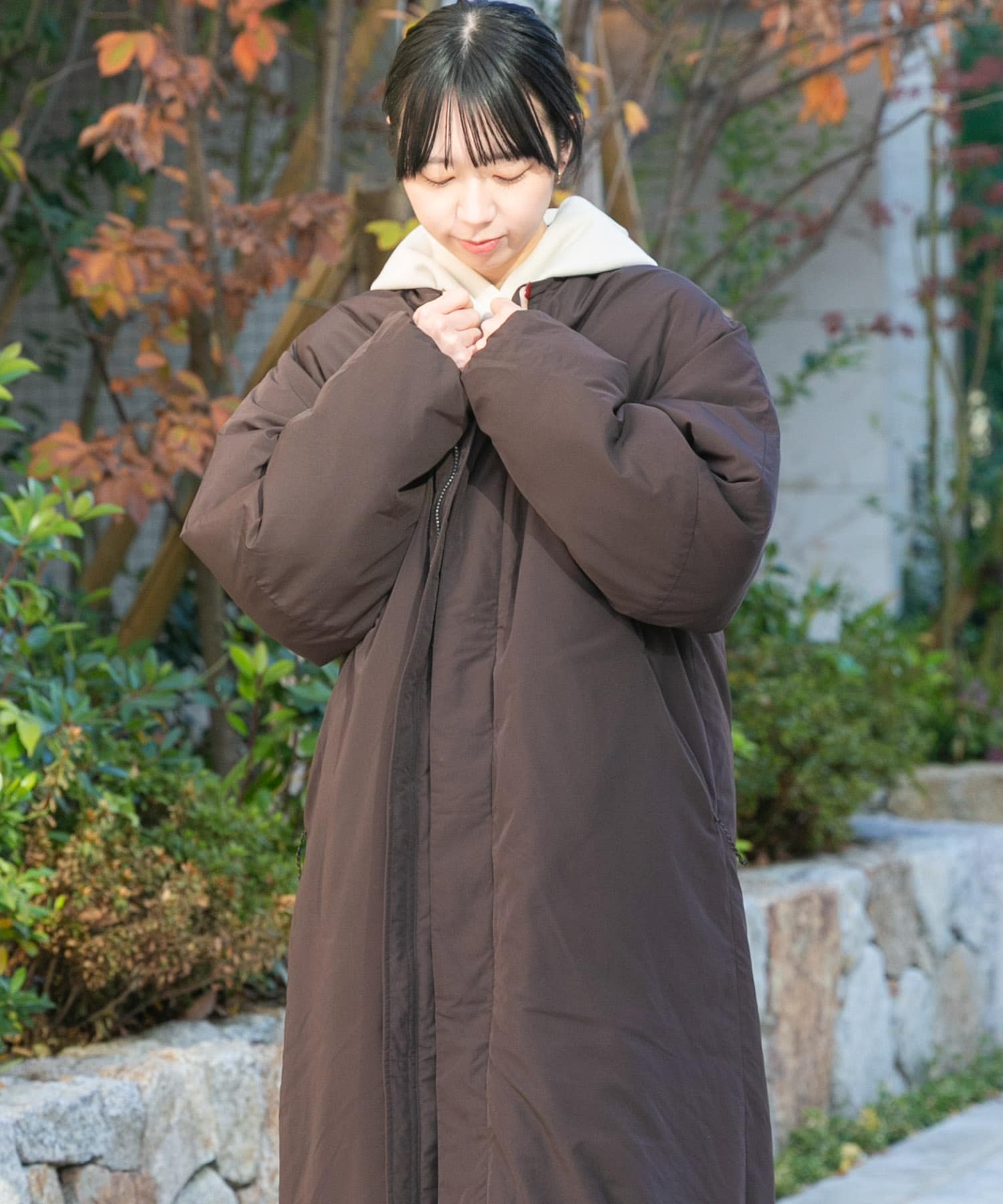 ダークブラウン