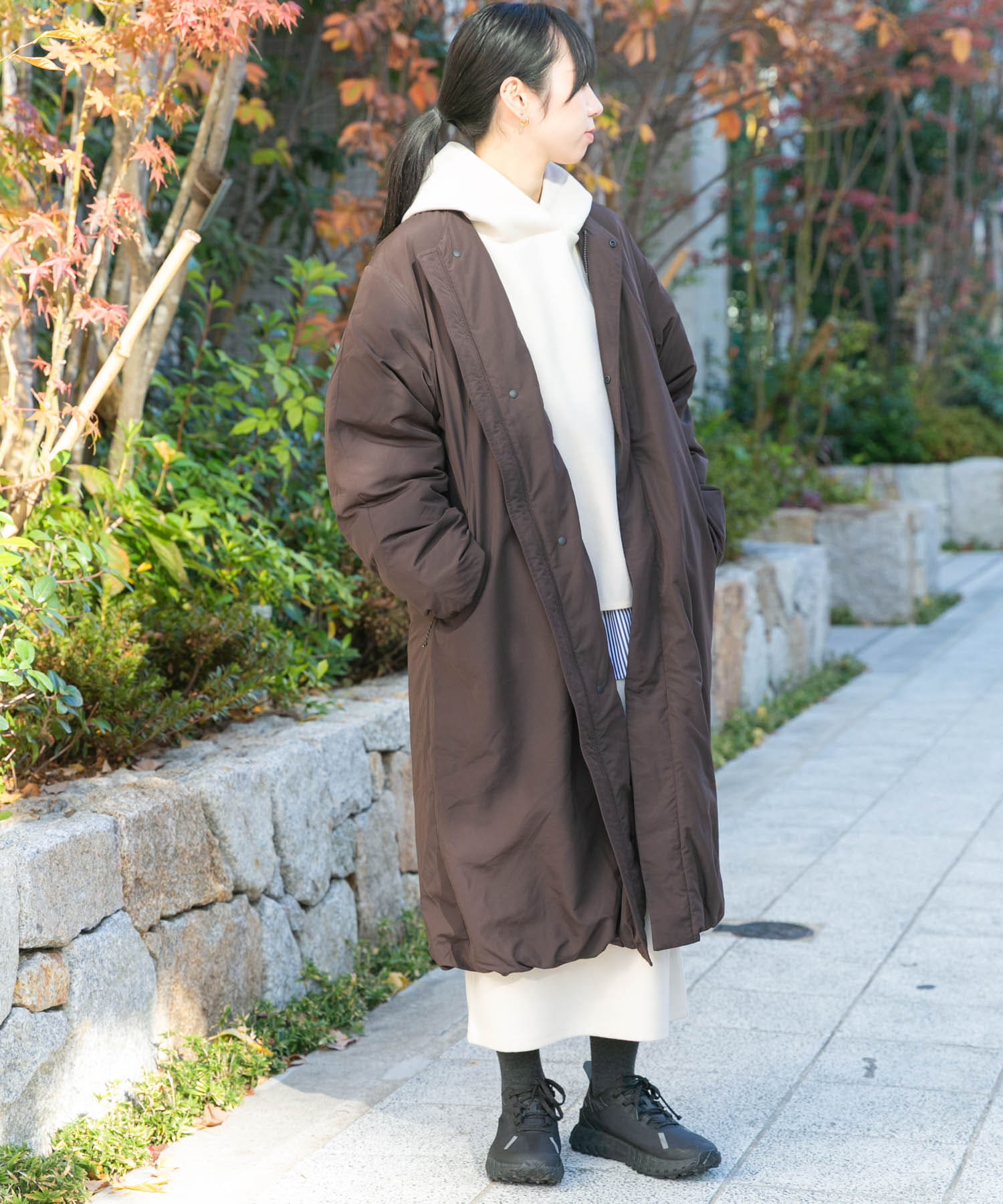 ダークブラウン