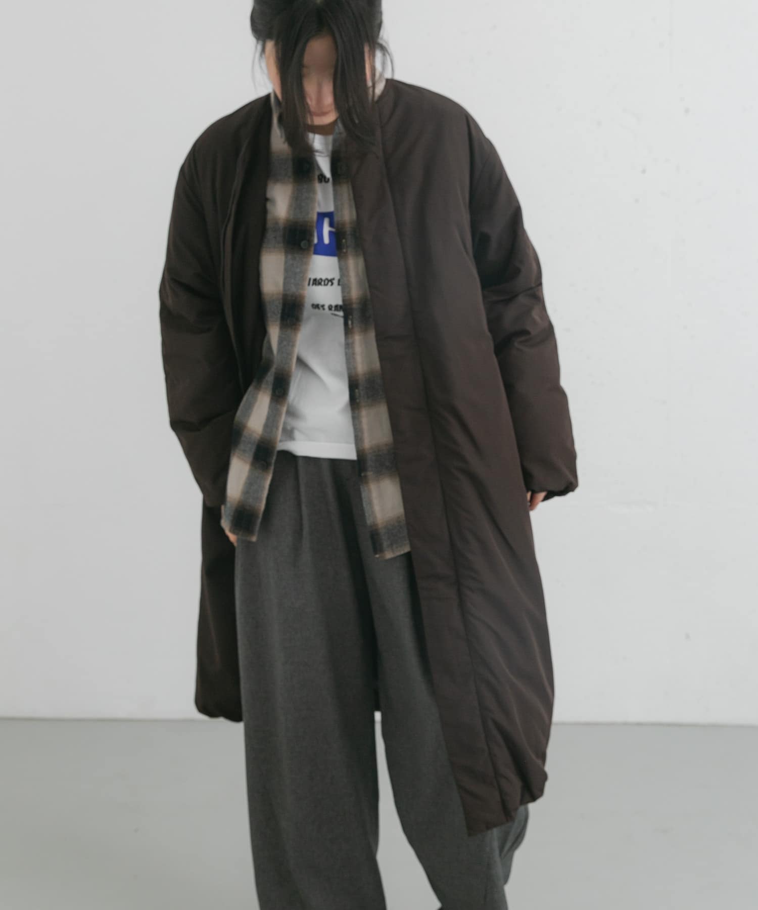 ダークブラウン