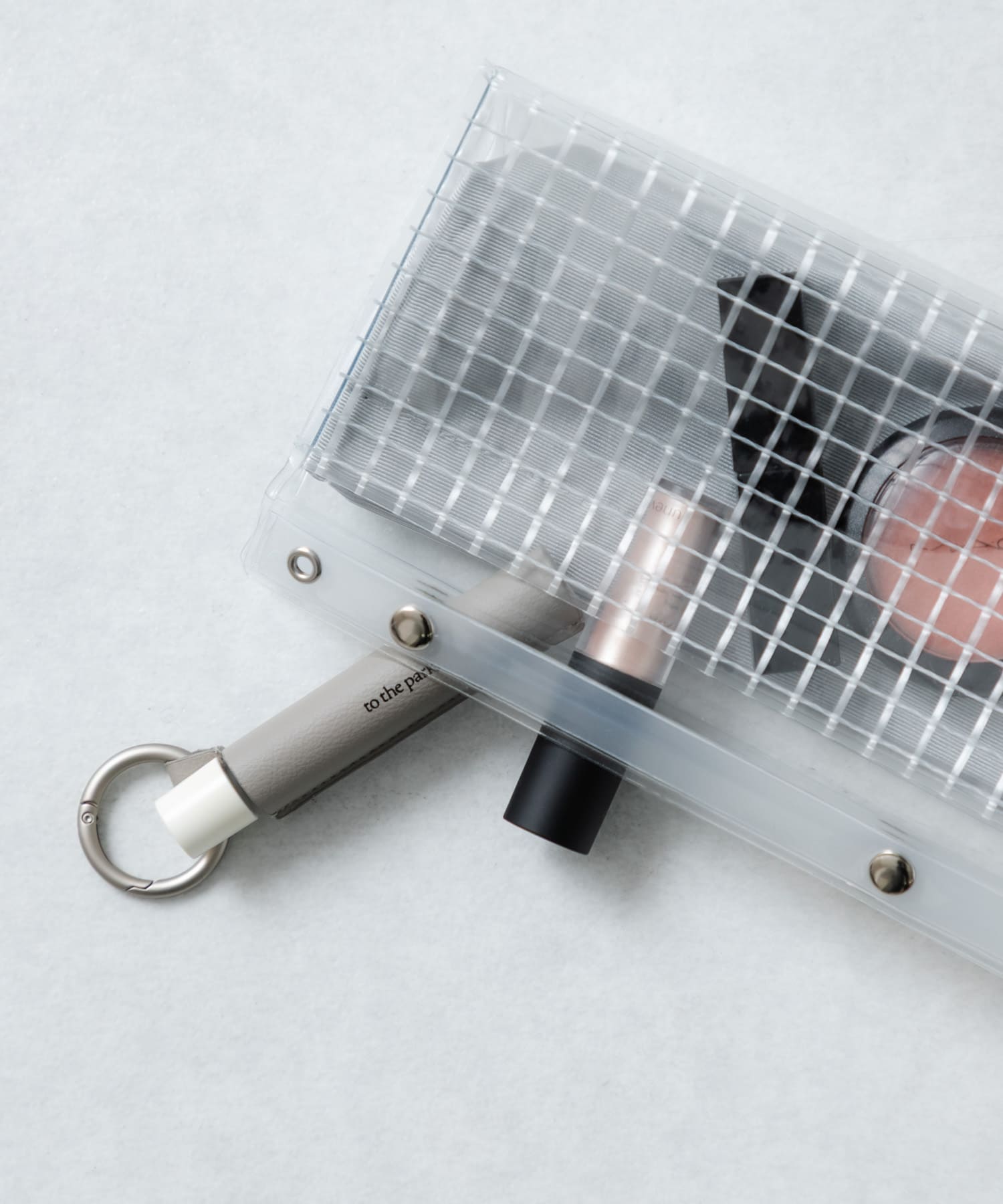 TINY GARDEN PRODUCTS　マルチユーストラベルクリアポーチ GRAY One