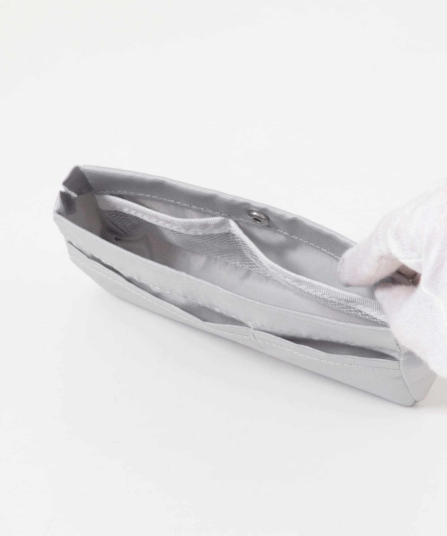 TINY GARDEN PRODUCTS　マルチユーストラベルクリアポーチ GRAY One