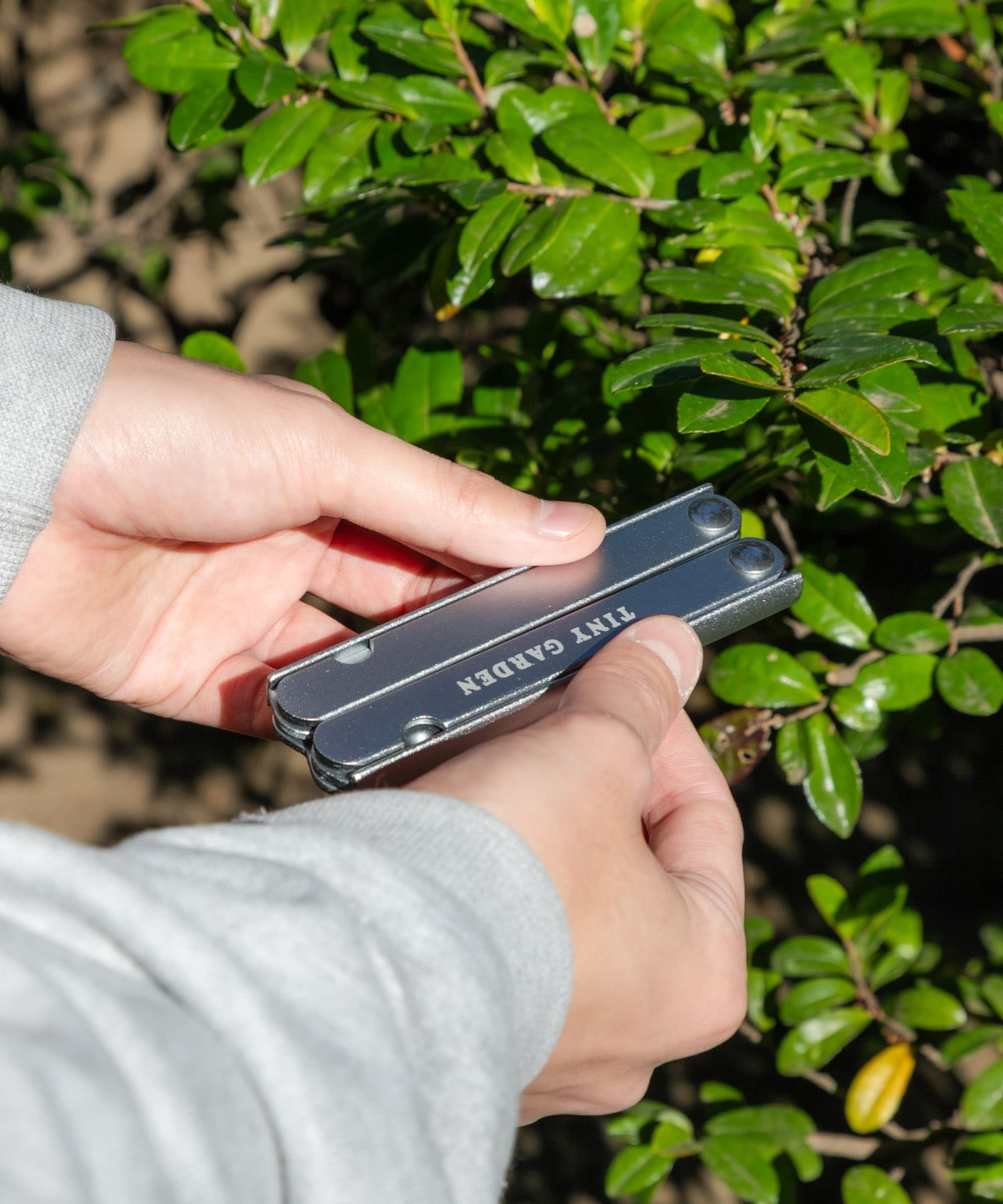 TINY GARDEN PRODUCTS　トラベルフォールディングハンガー 2pcs GRAY One