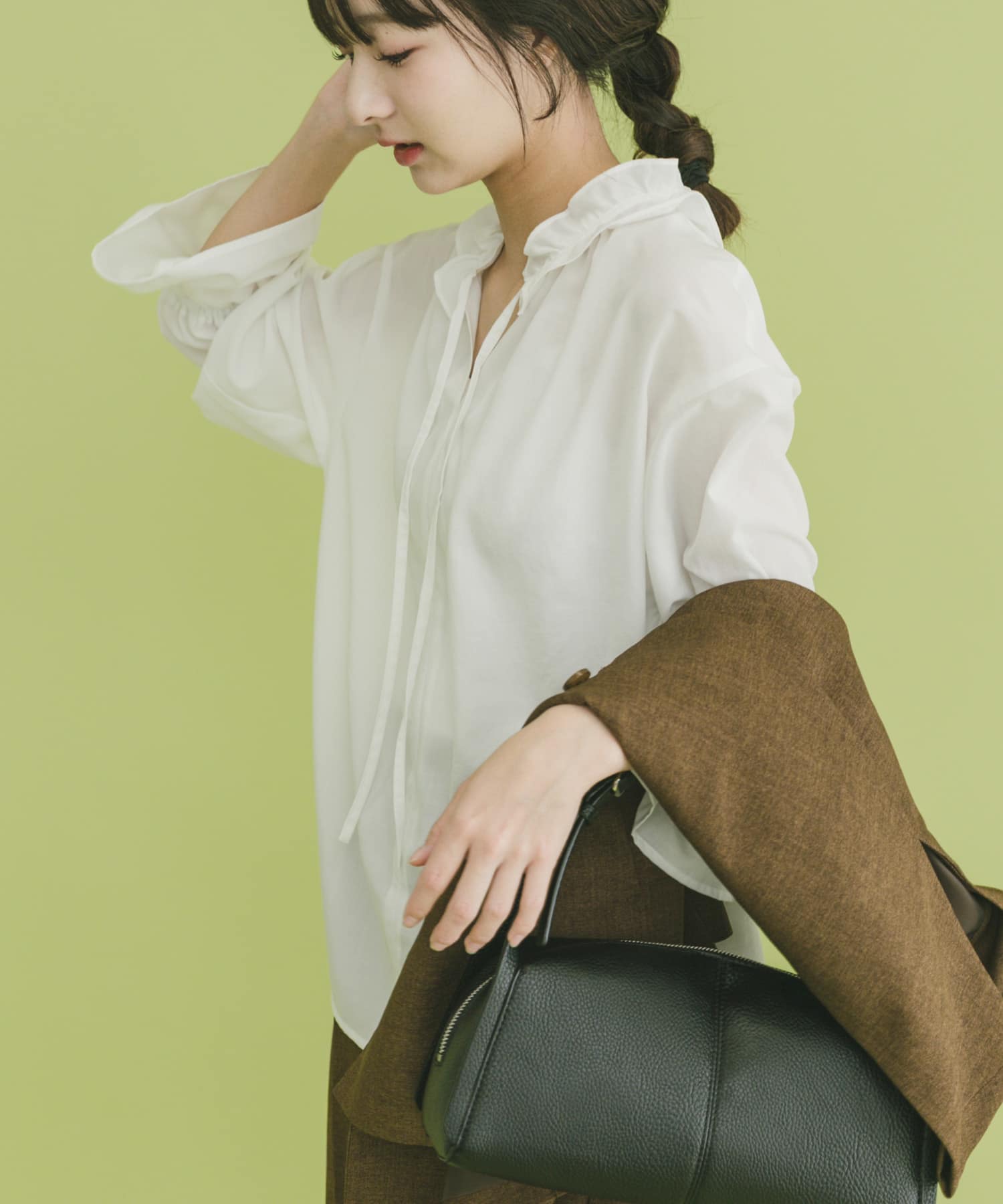 フリルカラープルブラウス