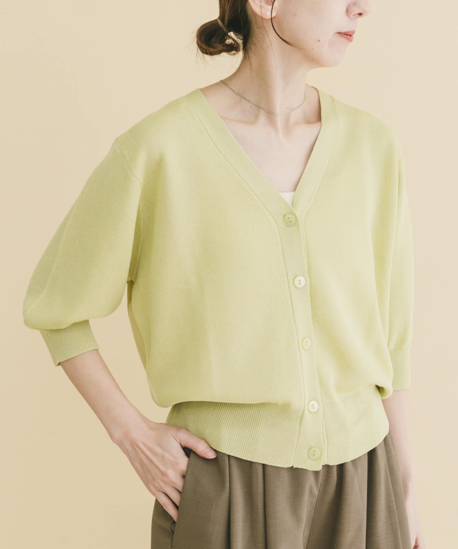 Vネックハーフスリーブニットカーディガン