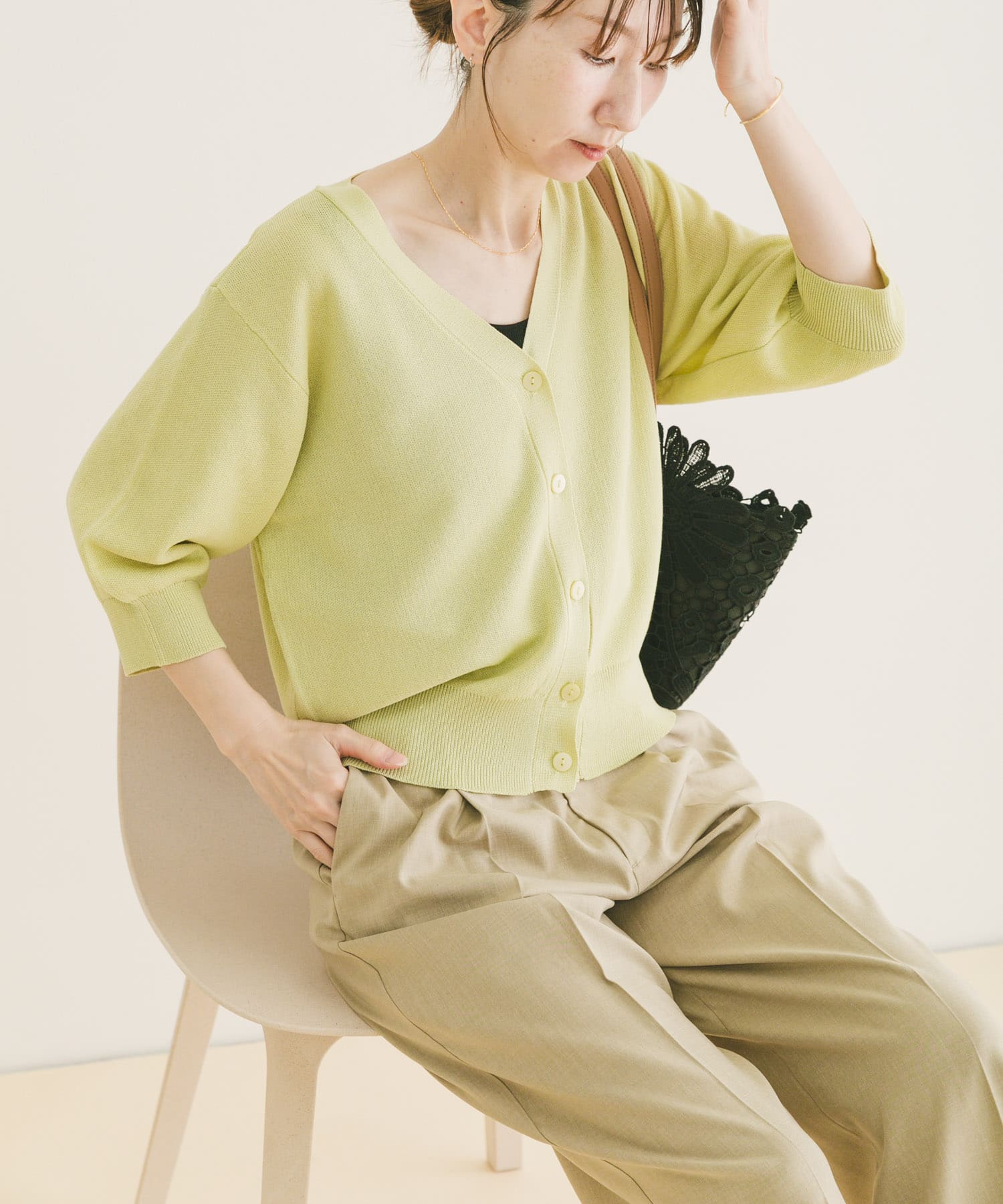 Vネックハーフスリーブニットカーディガン