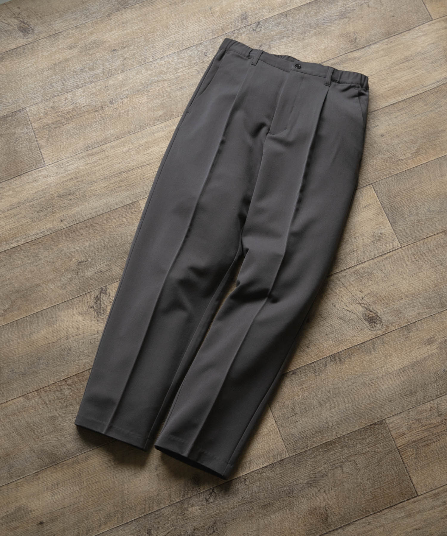 Every Day TRテーパードスラックス D.GRY S