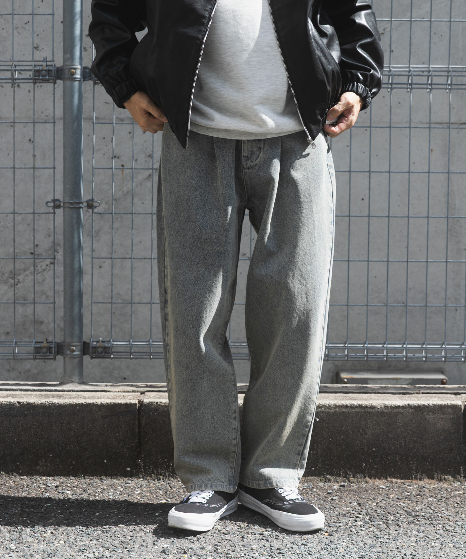 Dusty Wide Tapered Jeans
