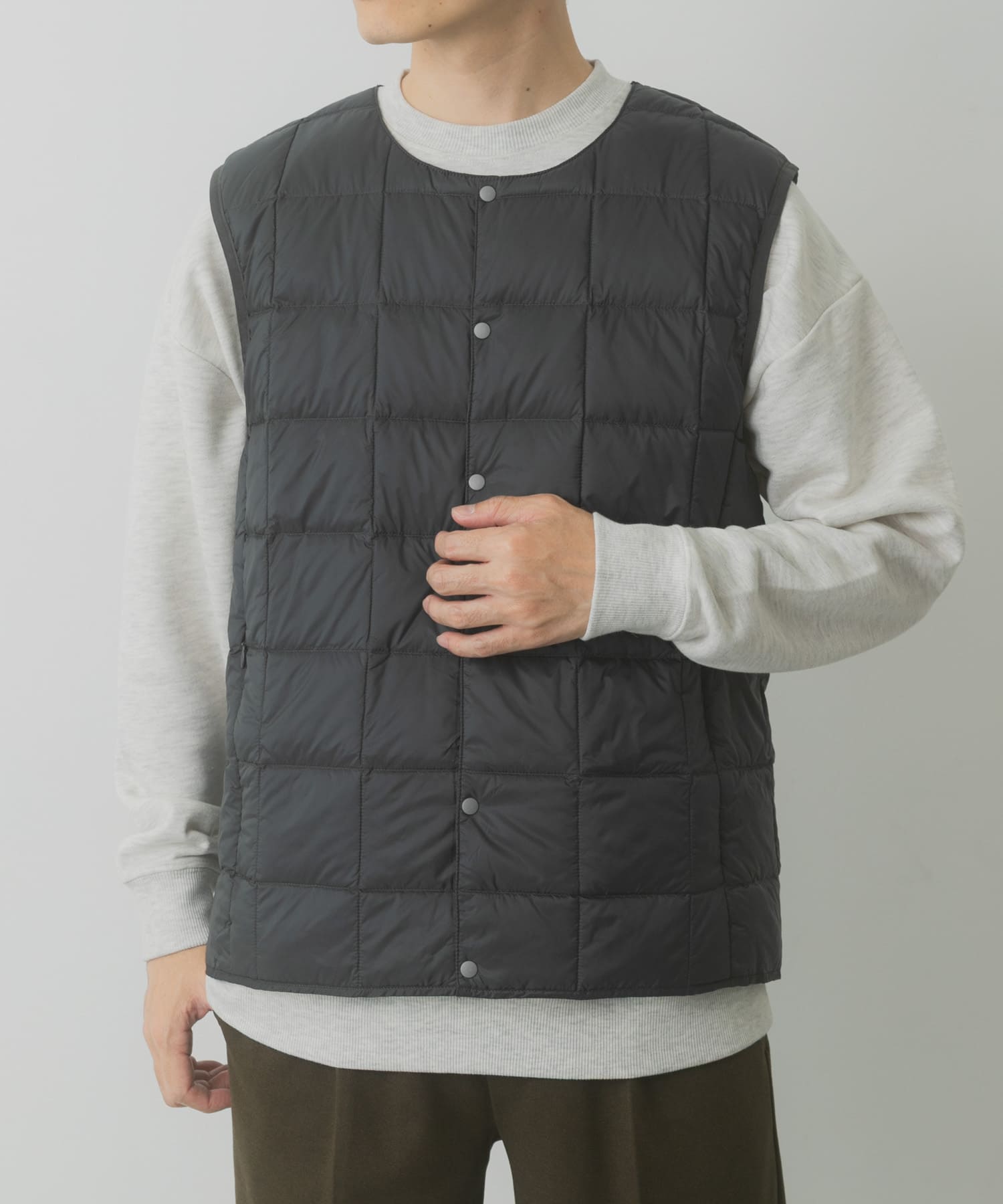 TAION　CrewNeck Button Down Vest