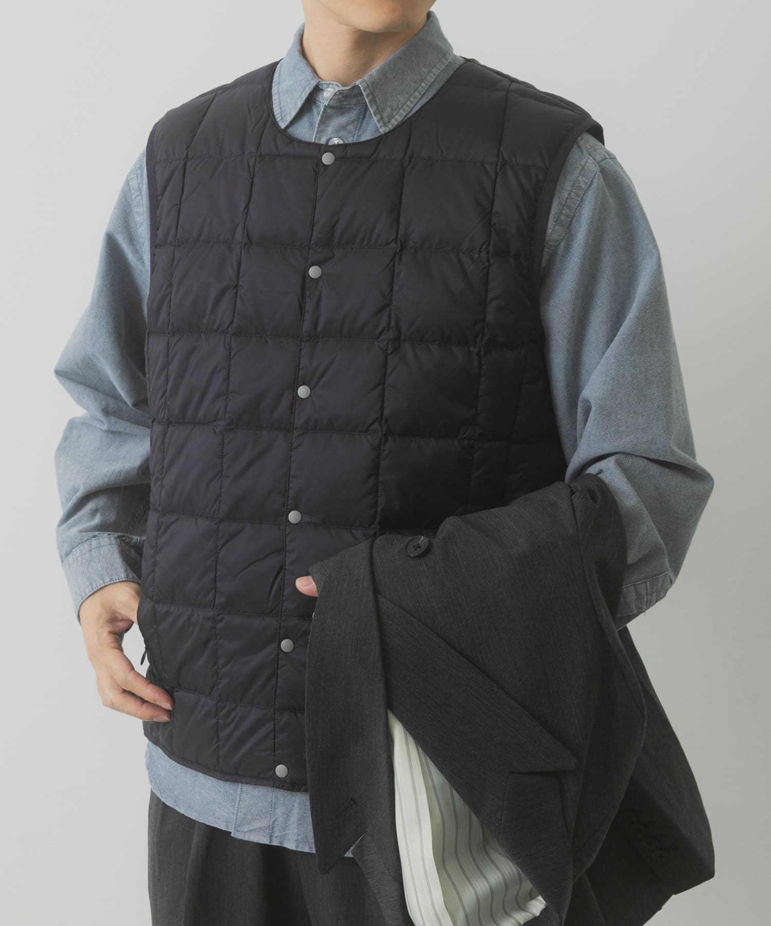 TAION　CrewNeck Button Down Vest